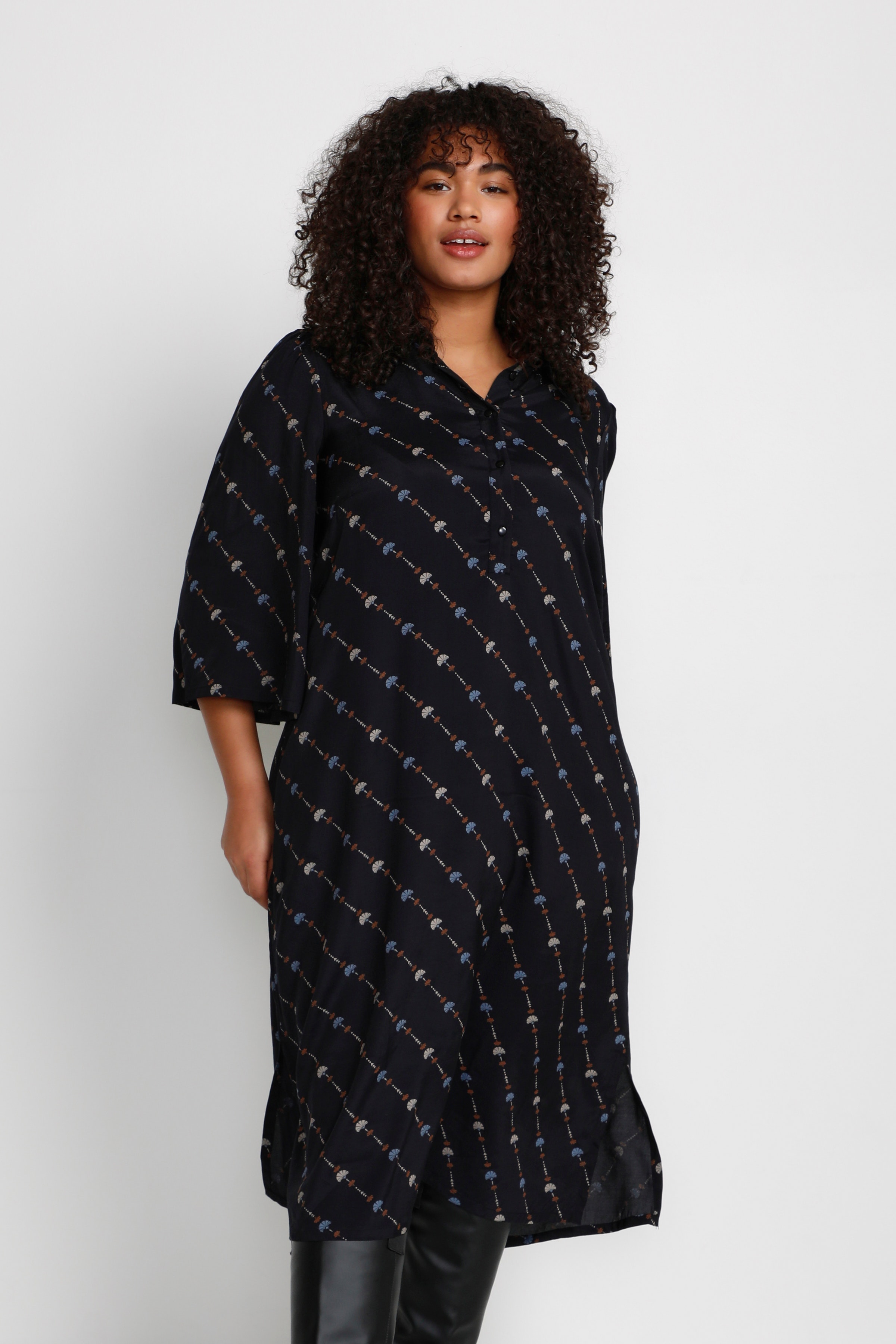 KClinoma Jurk LOOKBOOK FRONT 10581114-103291