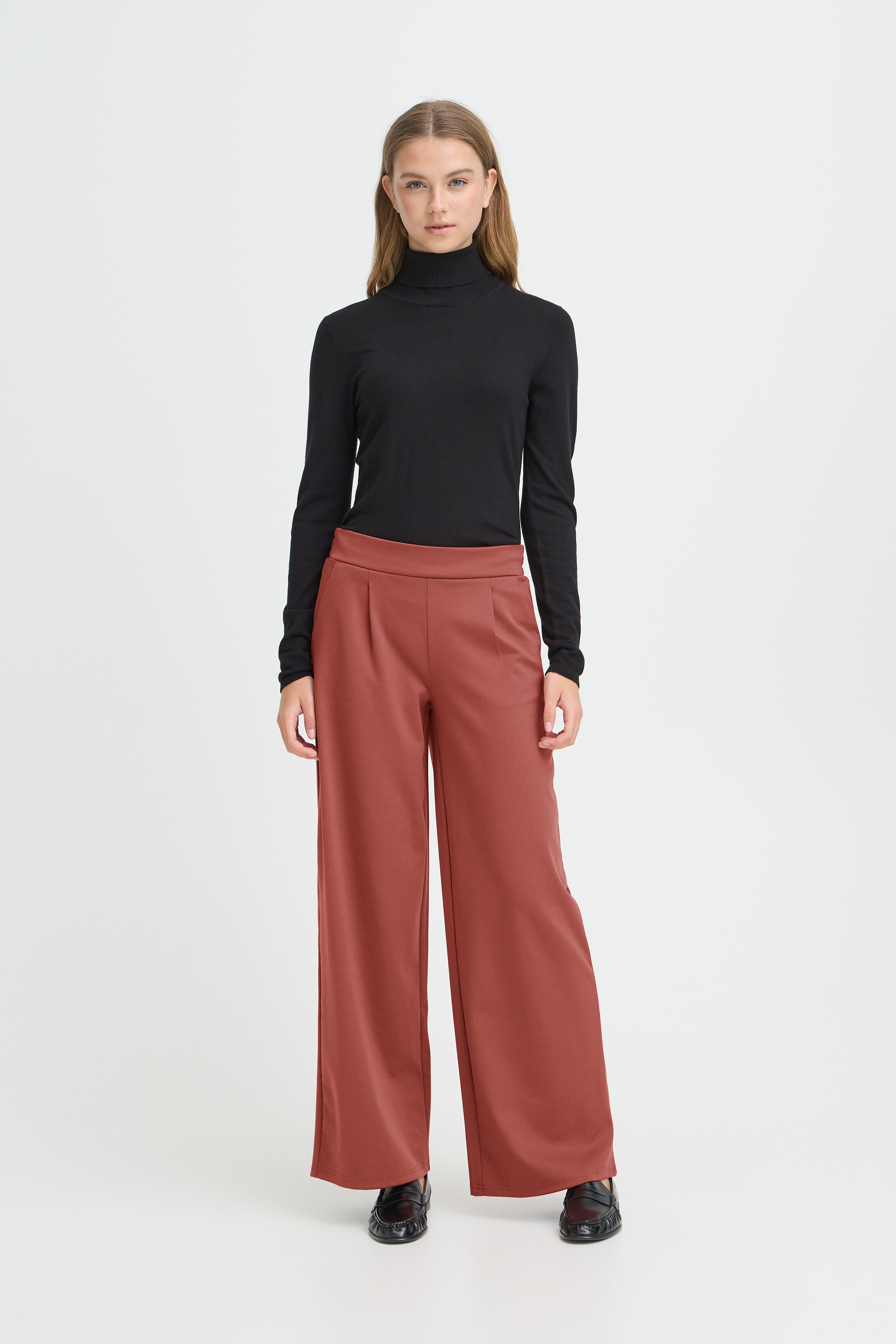 IHKATE LONG WIDE Bukser LOOKBOOK FRONT 20118337-191533
