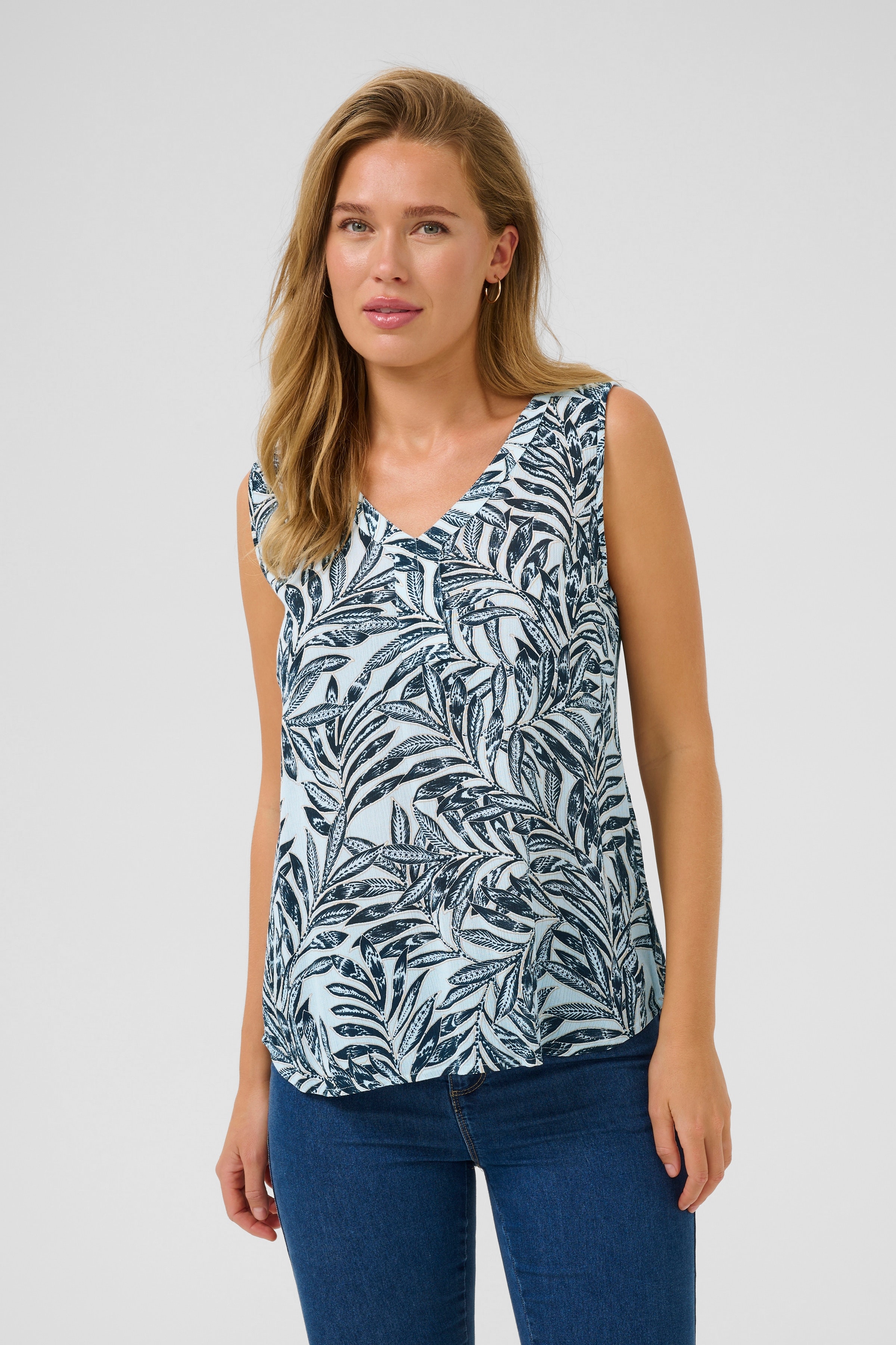 KAamber Top LOOKBOOK FRONT 10508255-107562