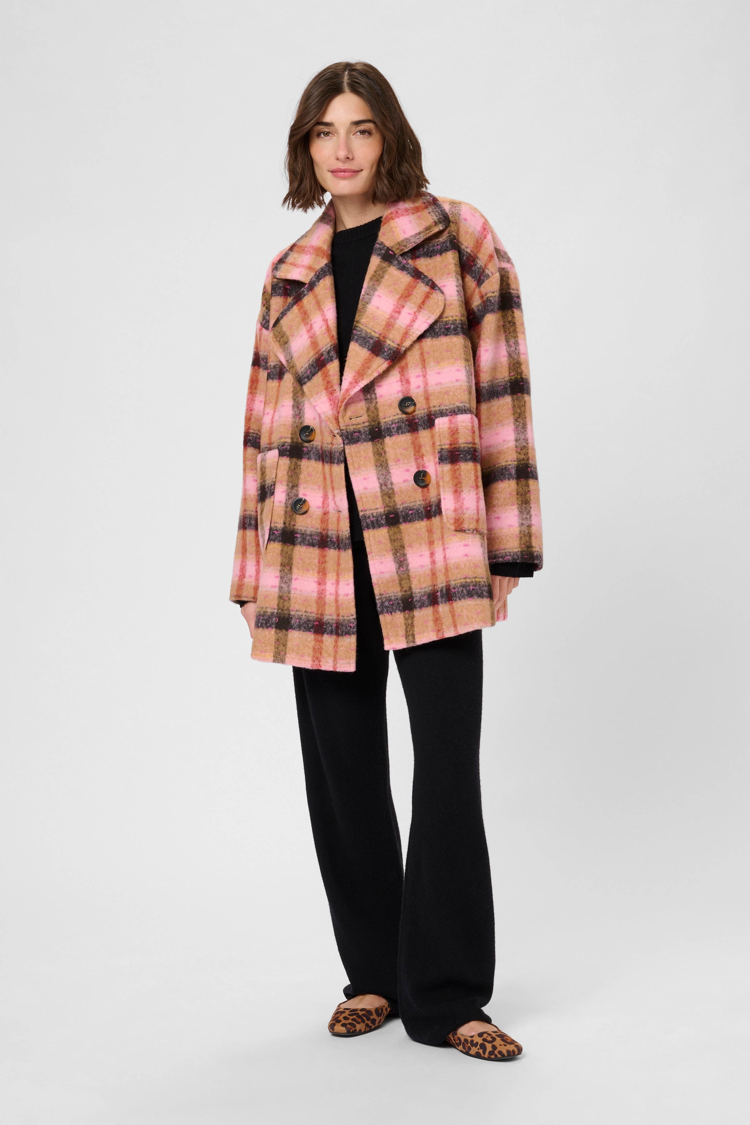 CUshila Mantel LOOKBOOK FRONT 50112210-108371