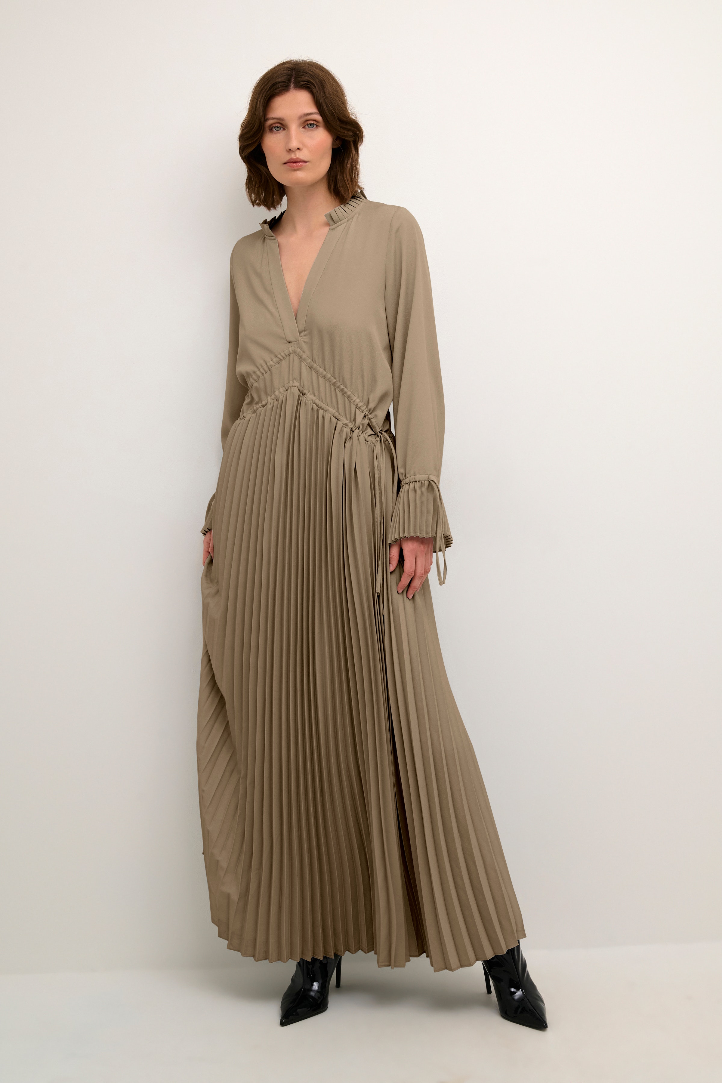 JaceyKB Dress LOOKBOOK FRONT 10104446-181112