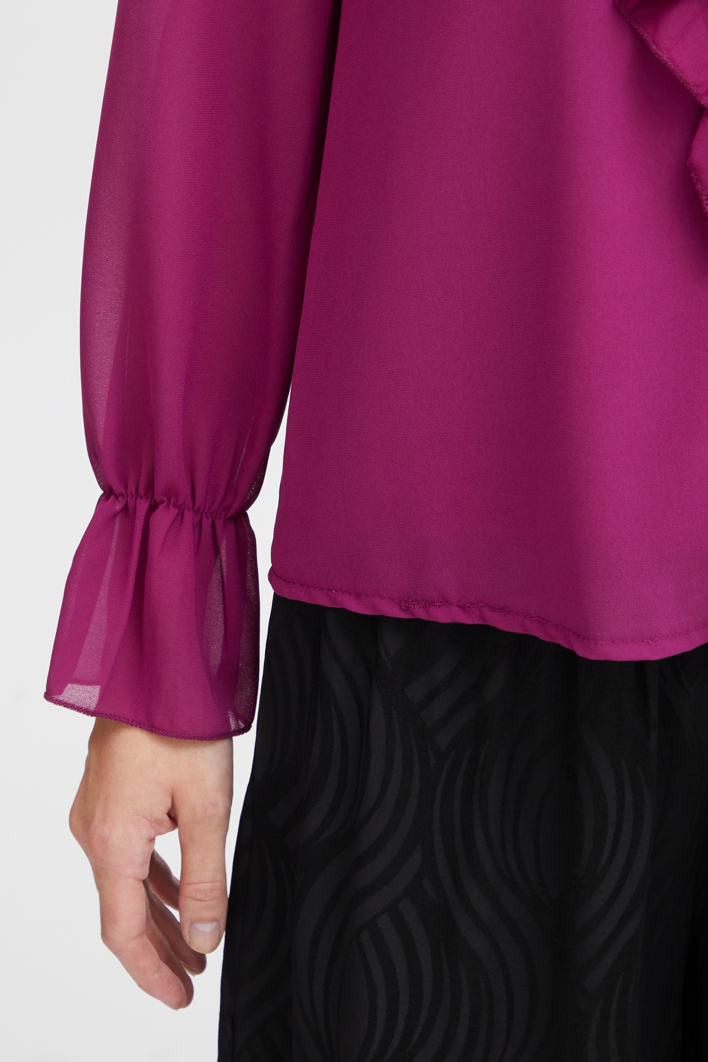 SBRUFFLE Blouse LOOKBOOK DETAIL 22100373-182525