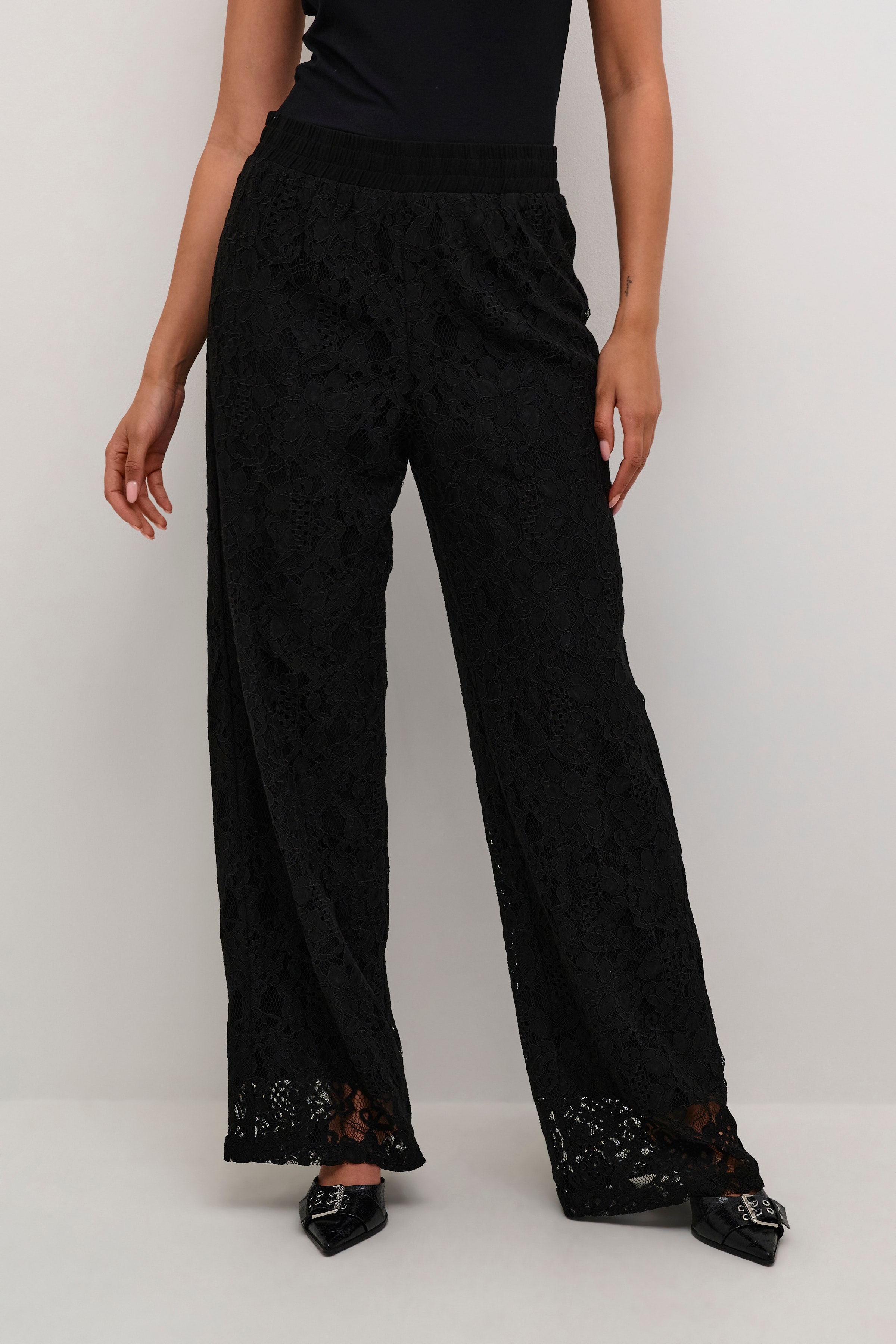 KAnelly Lace trousers LOOKBOOK FRONT 10509478-100121