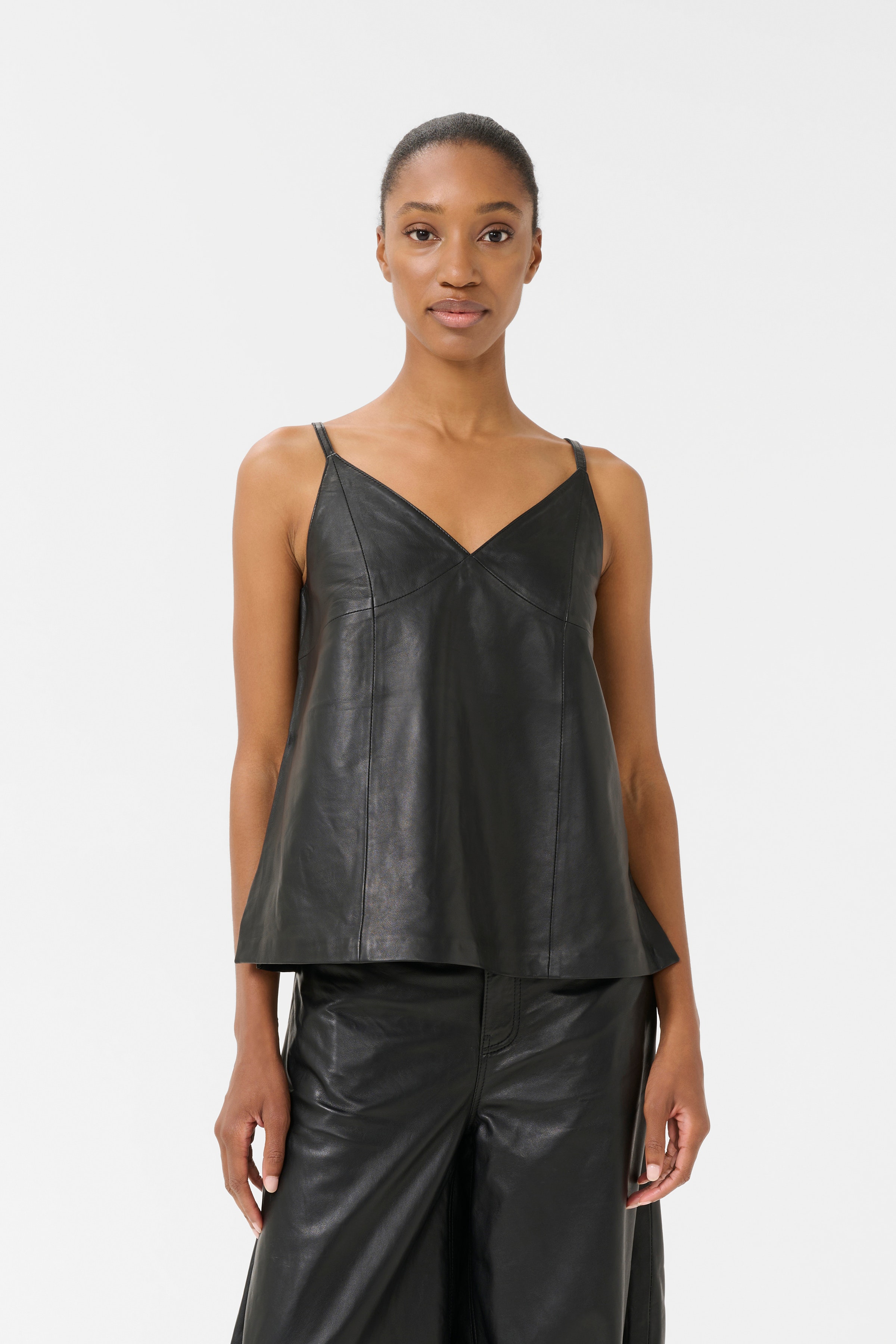 GZrio Leather top LOOKBOOK FRONT 10910461-100017