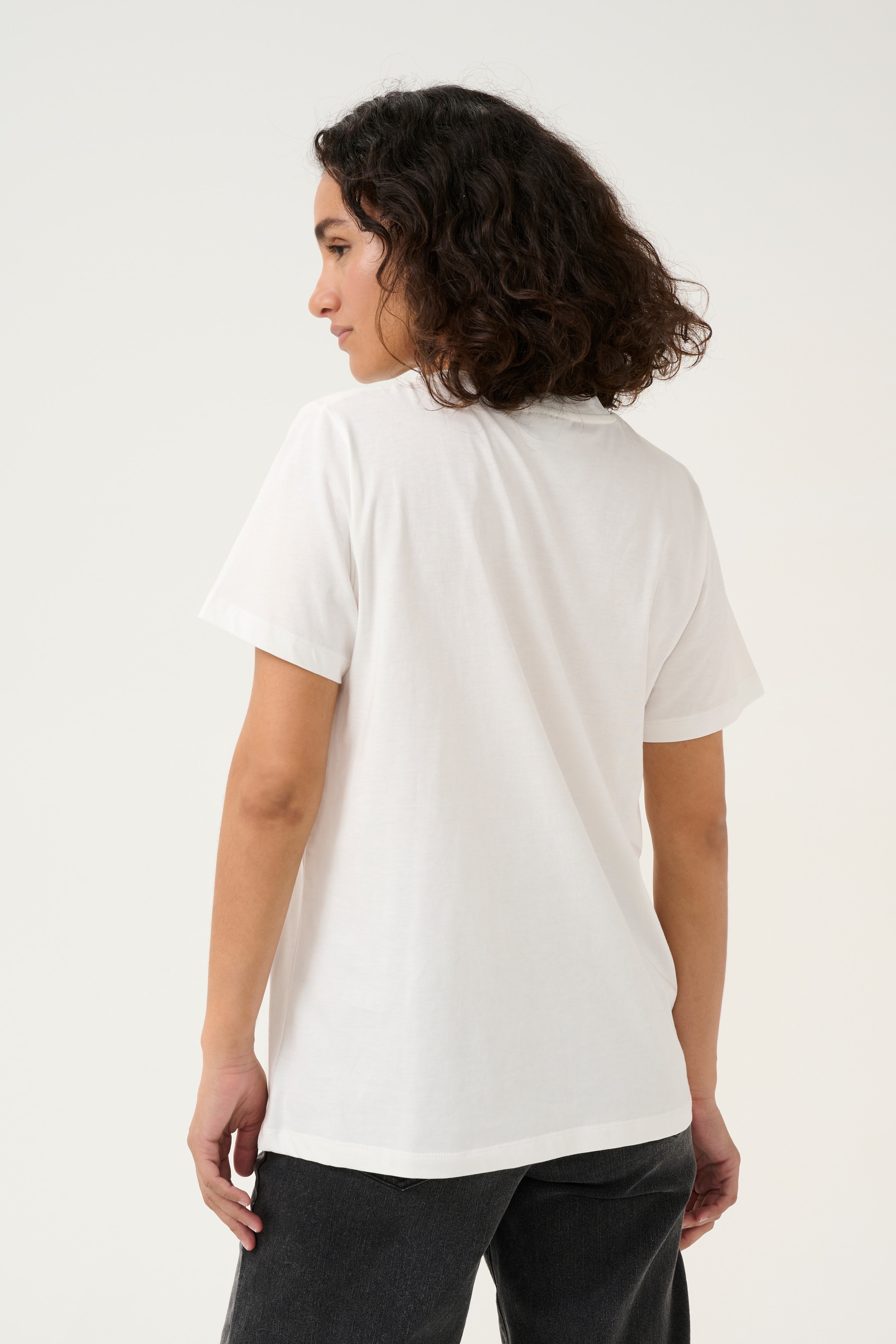 KArita T-shirt LOOKBOOK BACK 10509438-110602