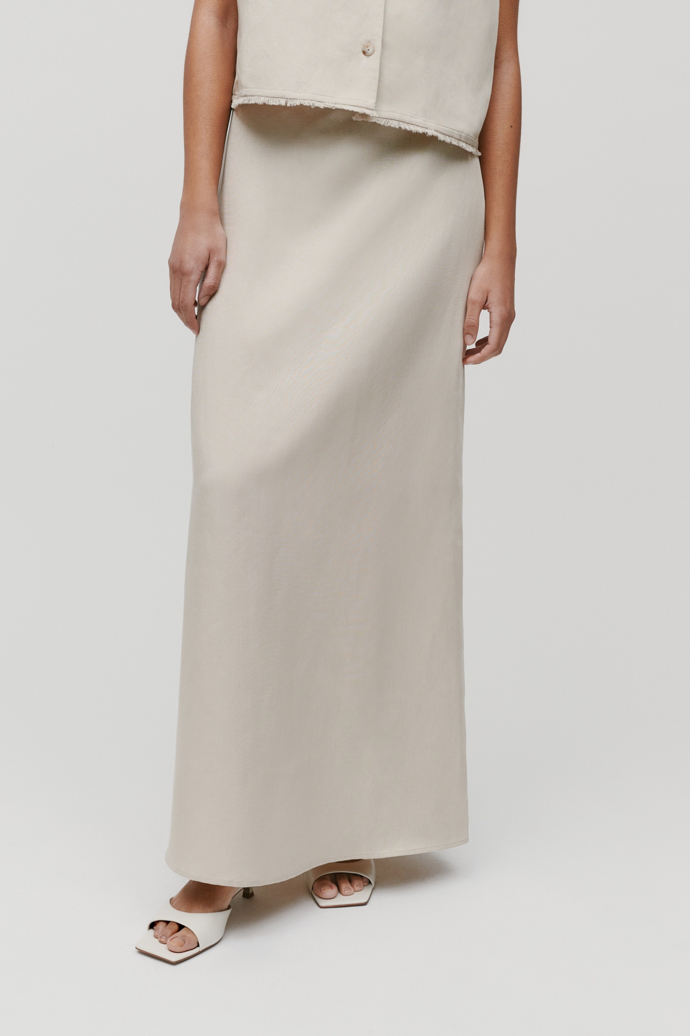 SAMANTHA Skirt LOOKBOOK FRONT 30600530-BE396