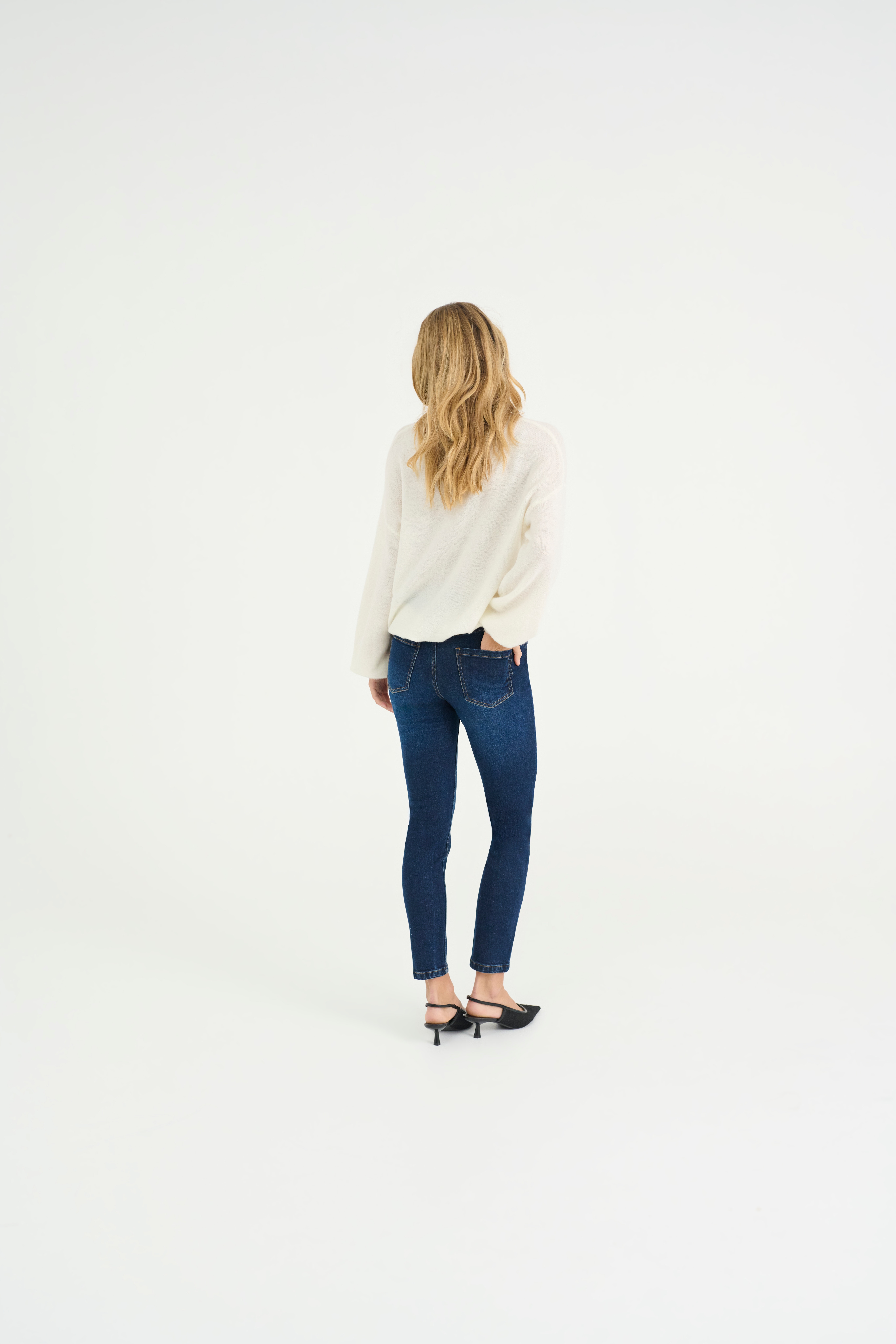 KAwillow Jeans LOCATION NONE 10510714-100316