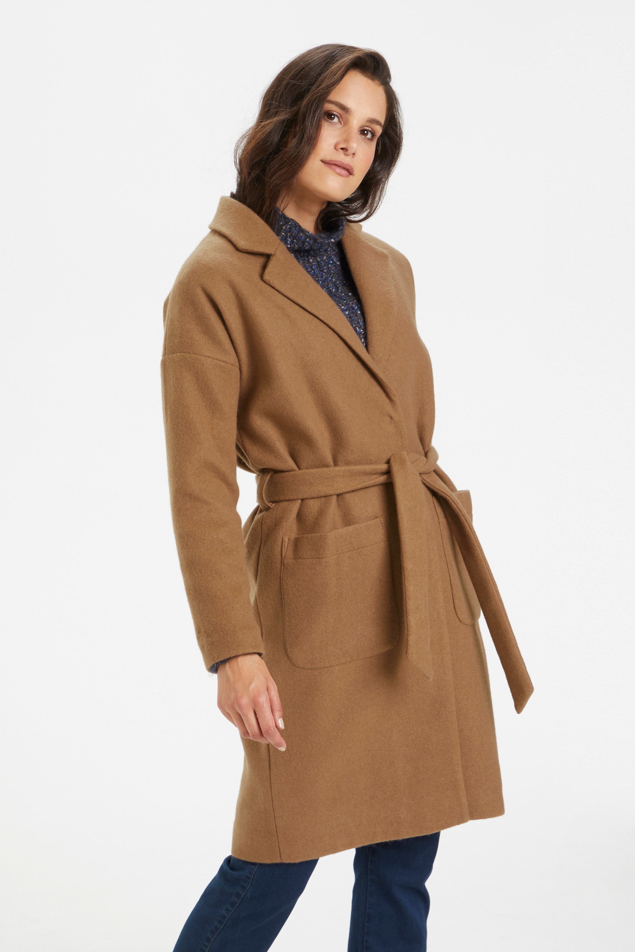 KAsaya Pullover LOOKBOOK FRONT 10504758-100786