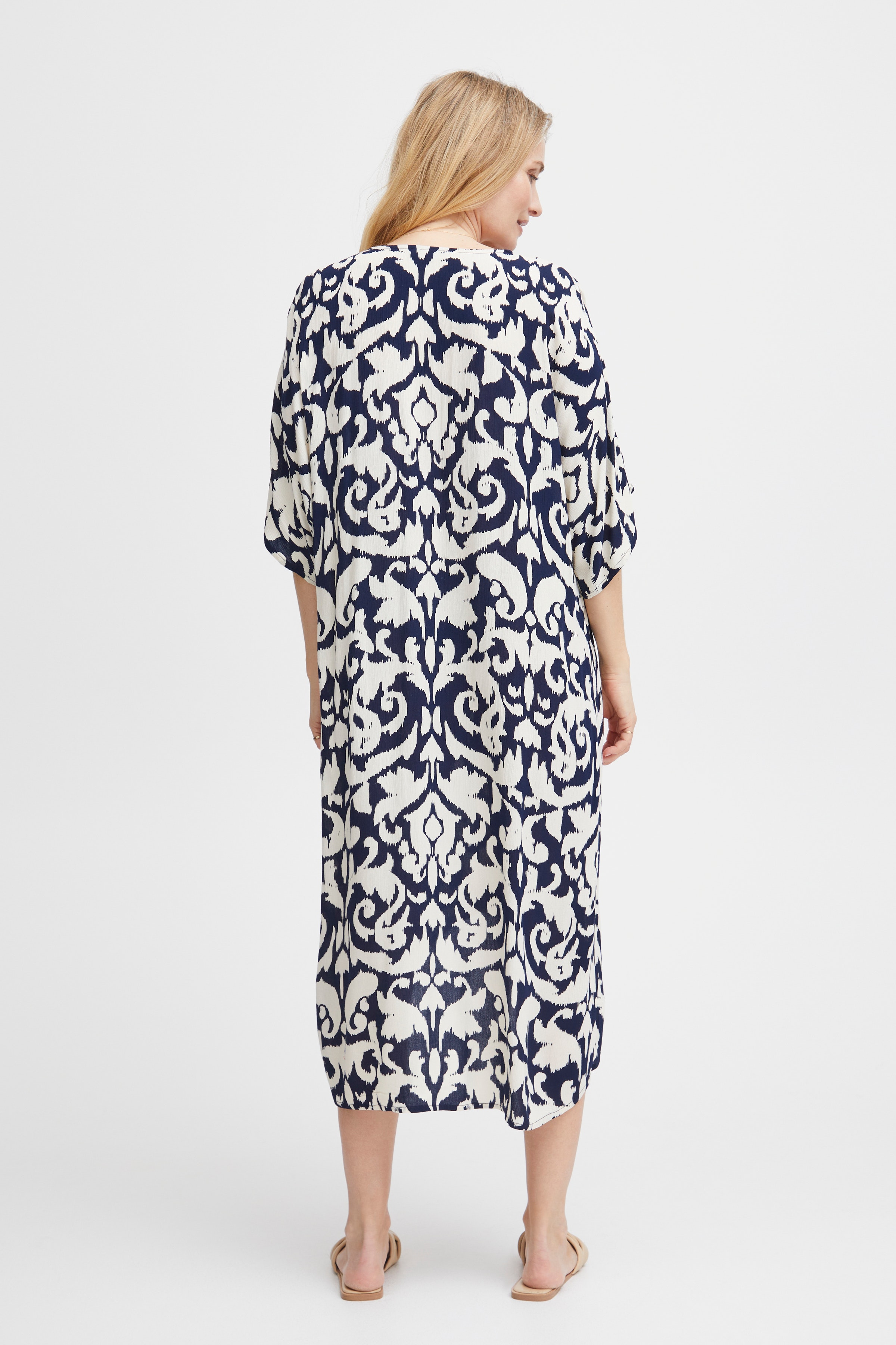 FRIRIA Kjole LOOKBOOK FRONT 20612395-202073