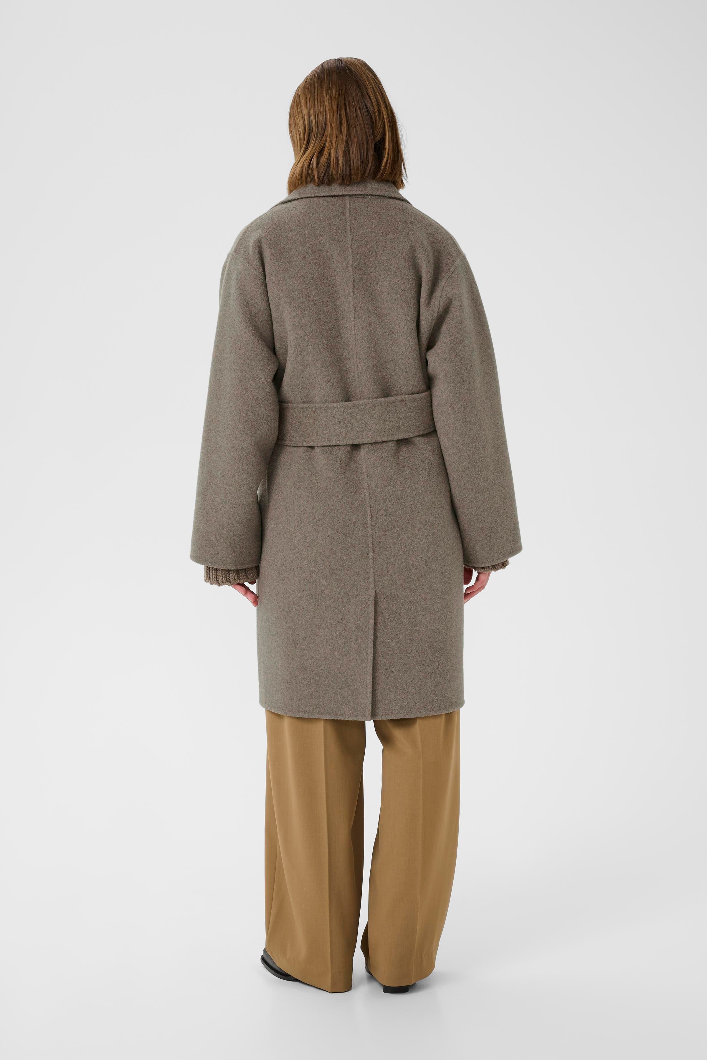YillaIW Coat LOOKBOOK FRONT 30110609-1813041