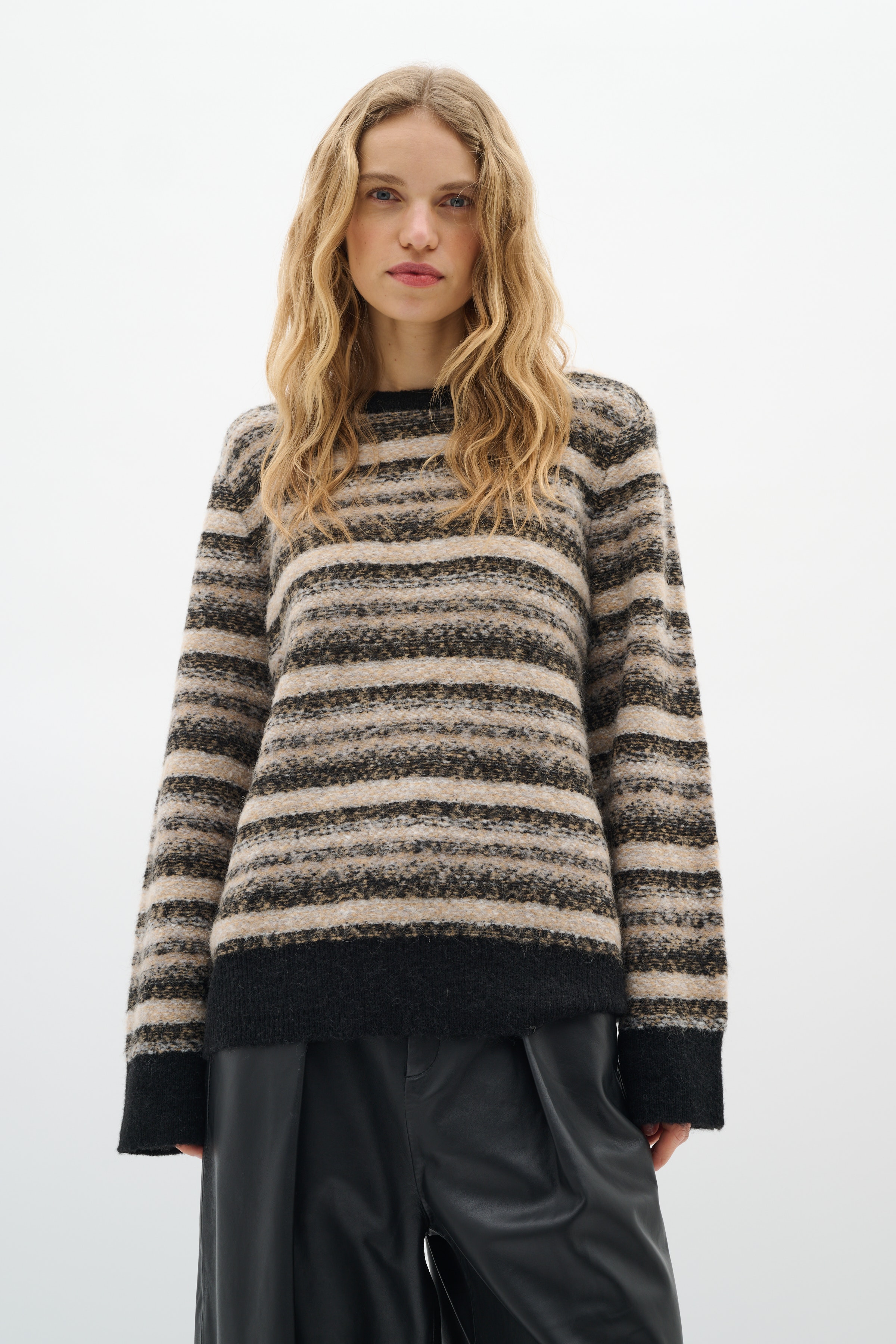 GilliaIW Pullover LOOKBOOK FRONT 30110928-304159