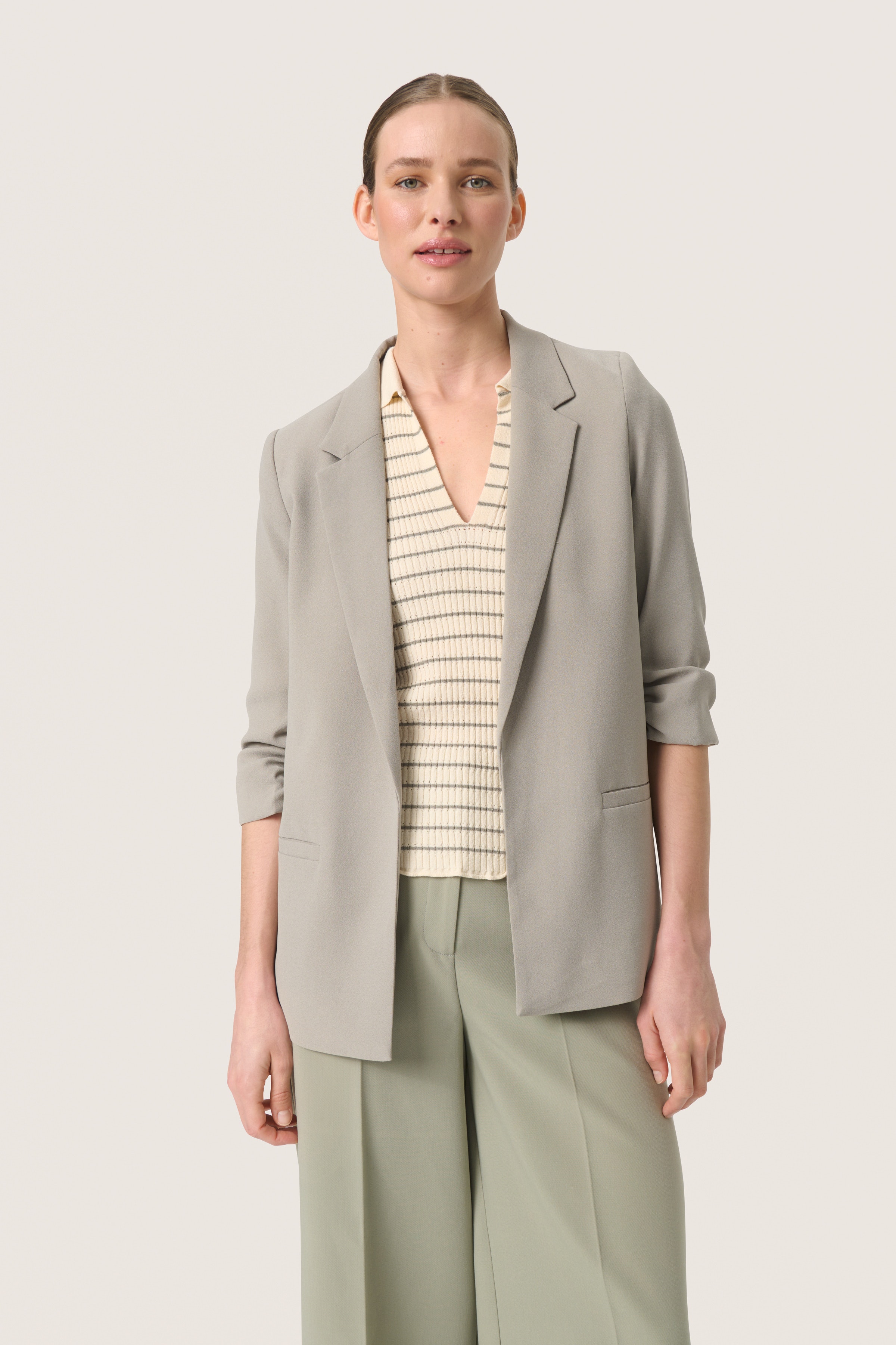 SLShirley Blazer LOOKBOOK FRONT 30403608-176206