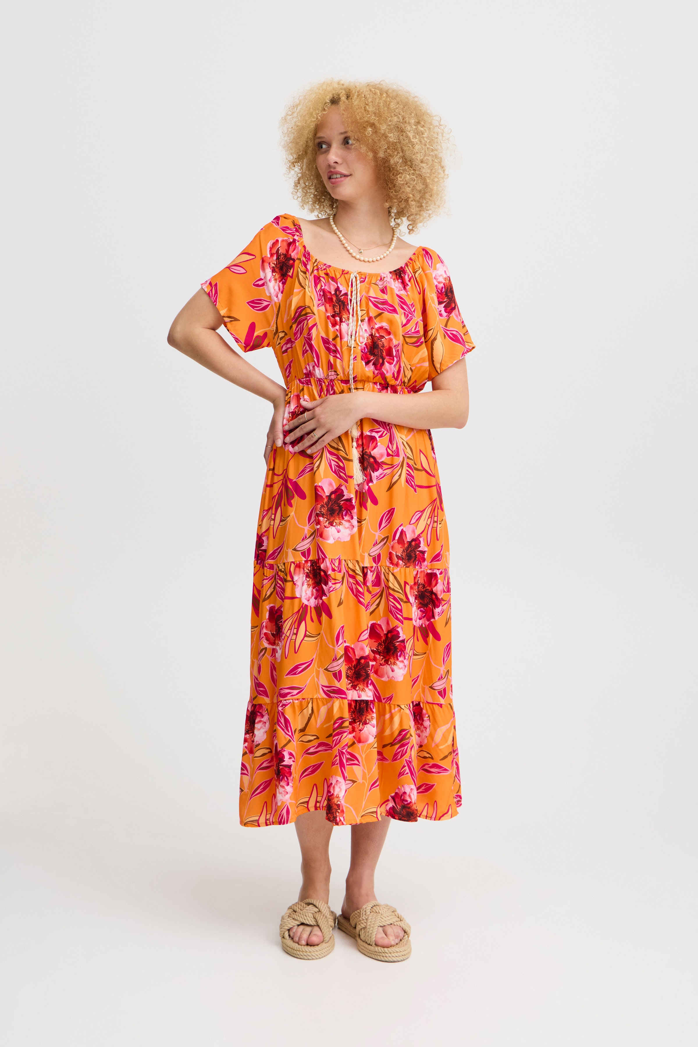 SBRACHA Dress LOOKBOOK FRONT 22100662-161360