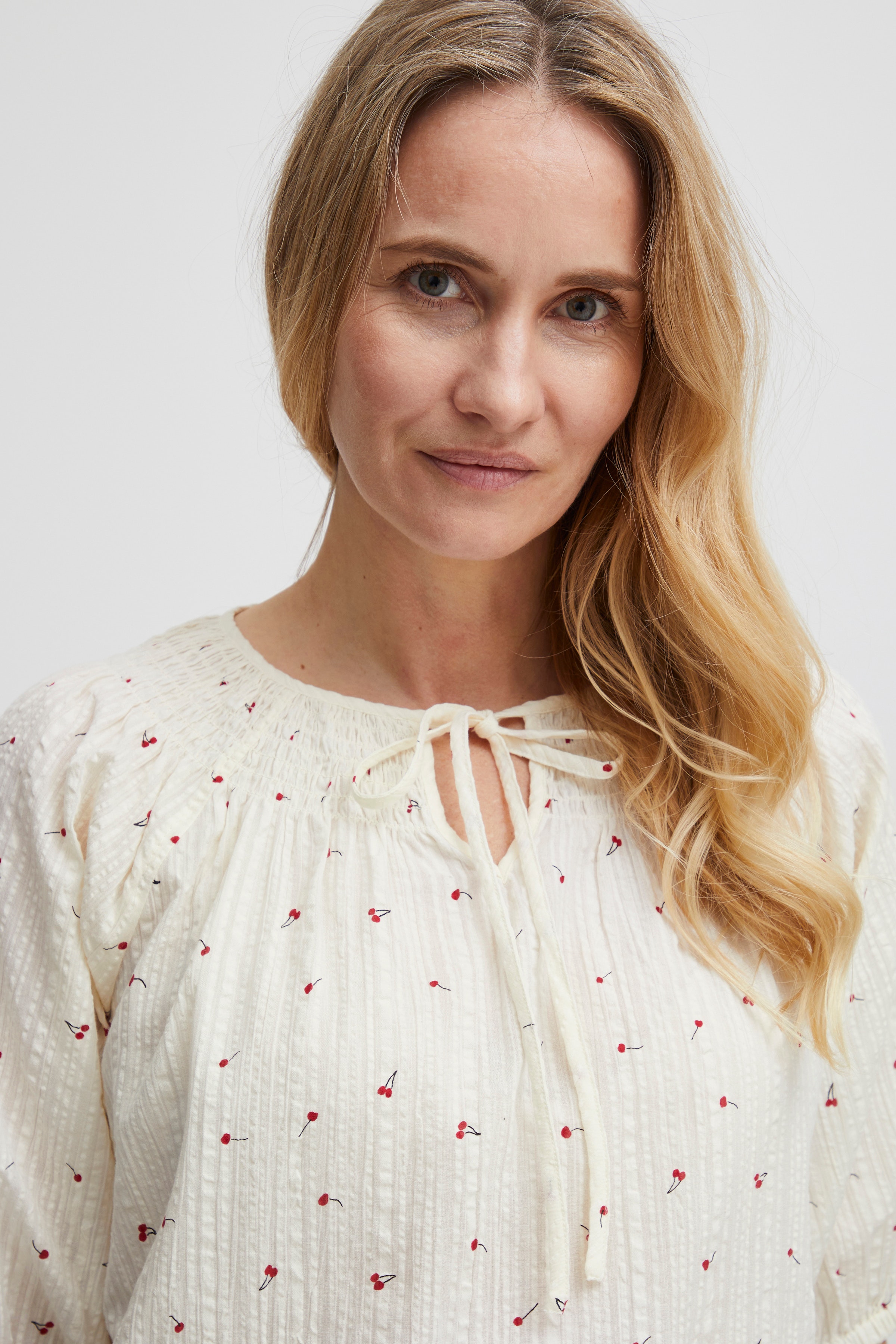 FRSANYA Bluse LOOKBOOK DETAIL 20611980-201620