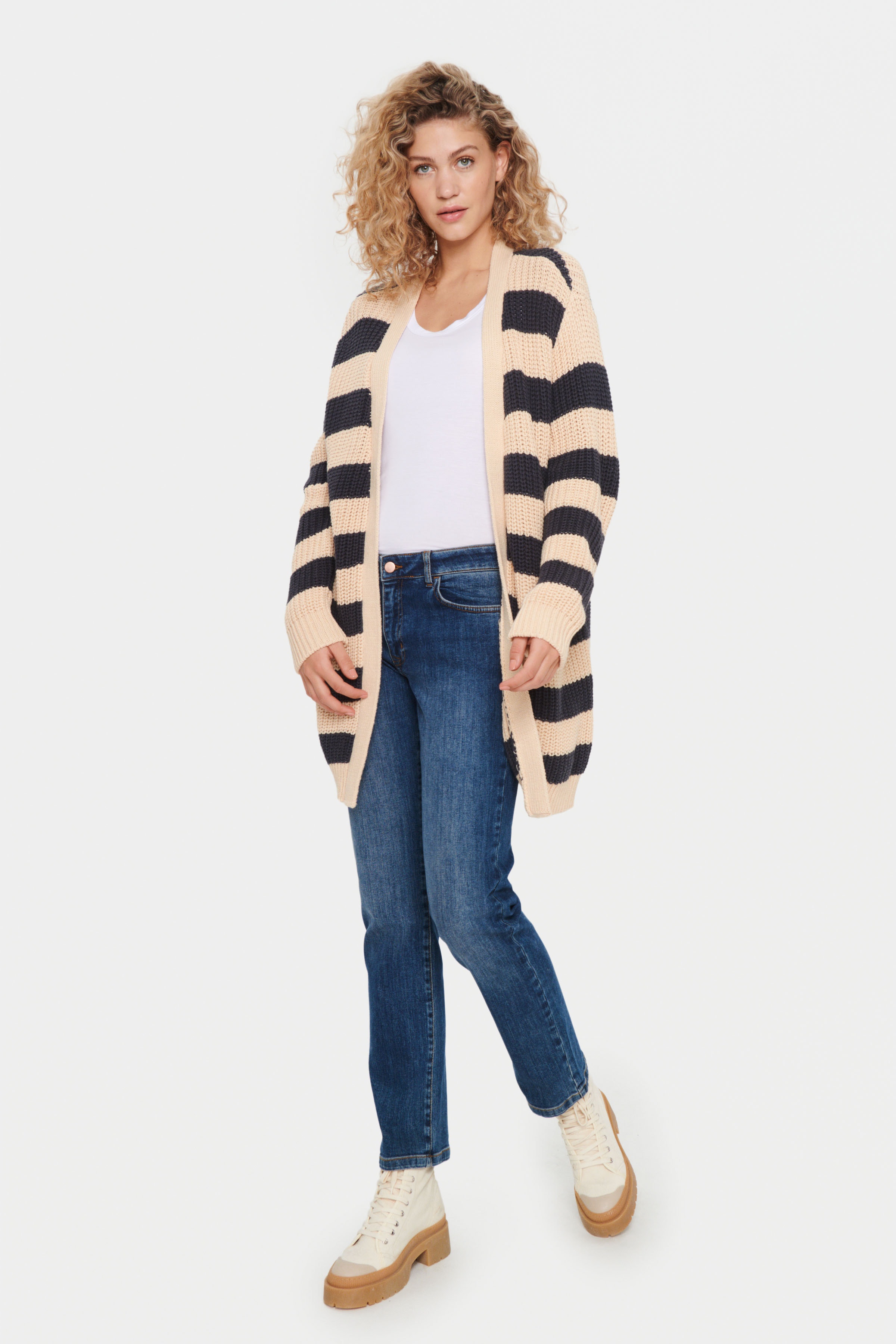 VendySZ Cardigan LOOKBOOK FRONT 30512744-194014