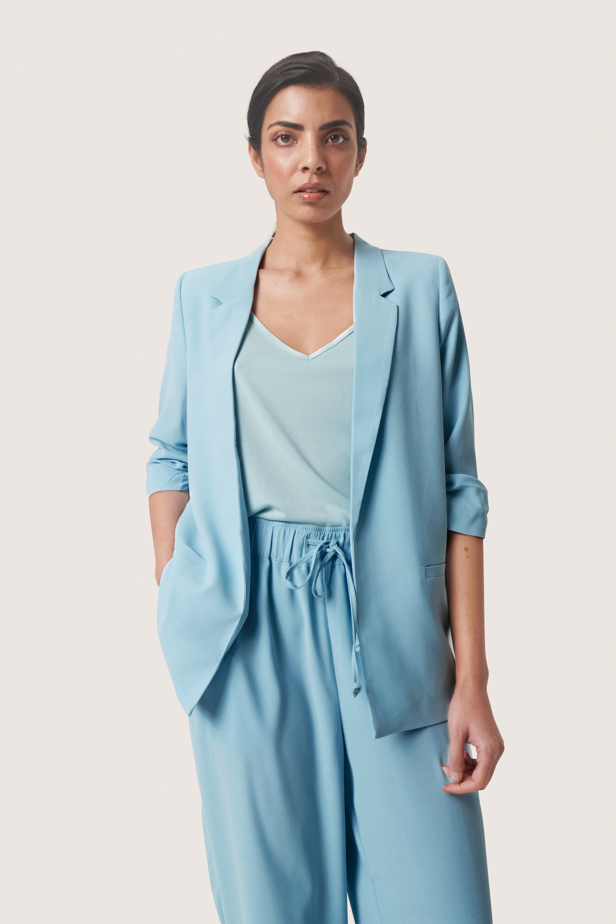 SLShirley Blazer LOOKBOOK FRONT 30403608-144311