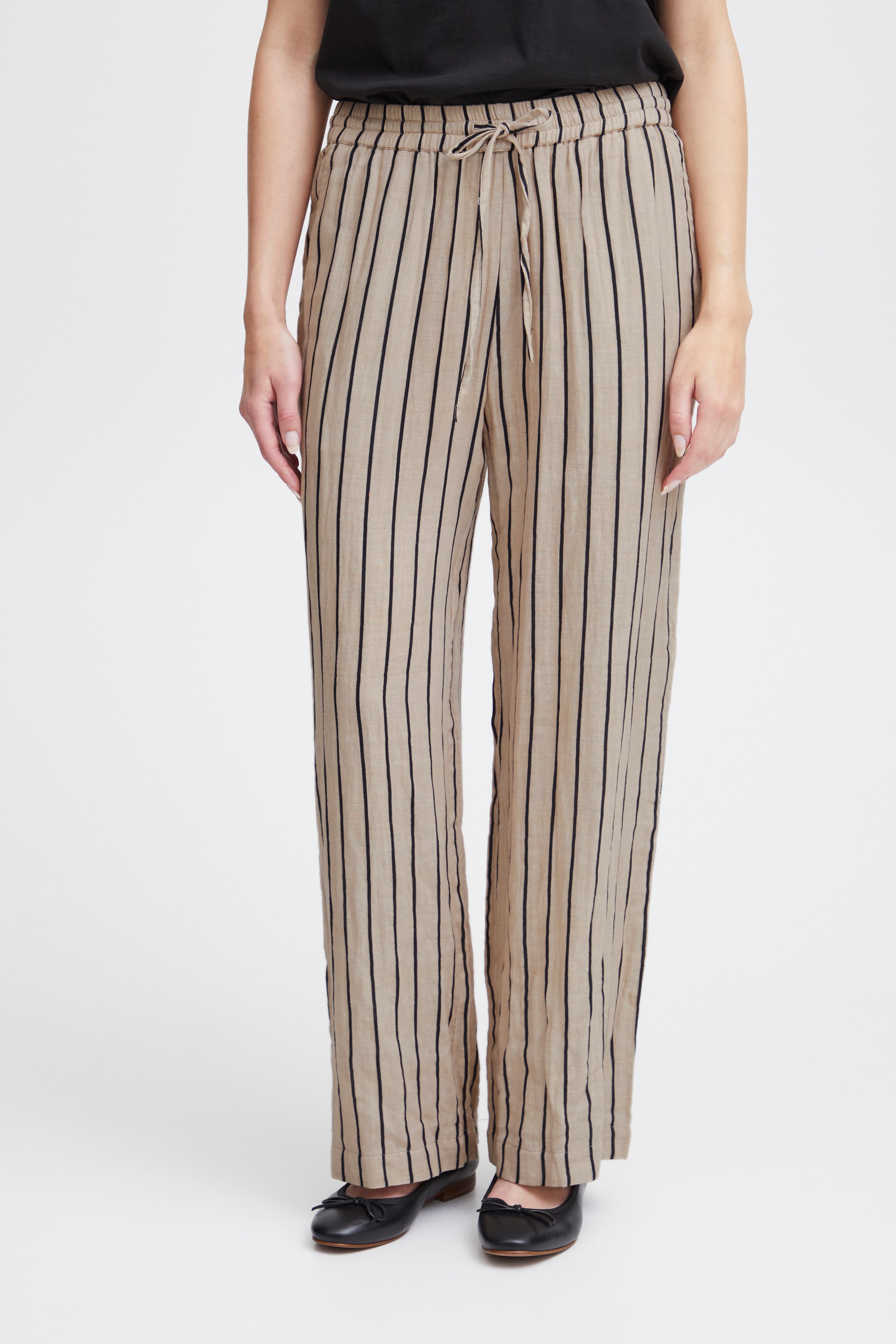 IAFOXA Trousers LOOKBOOK FRONT 20121645-202985