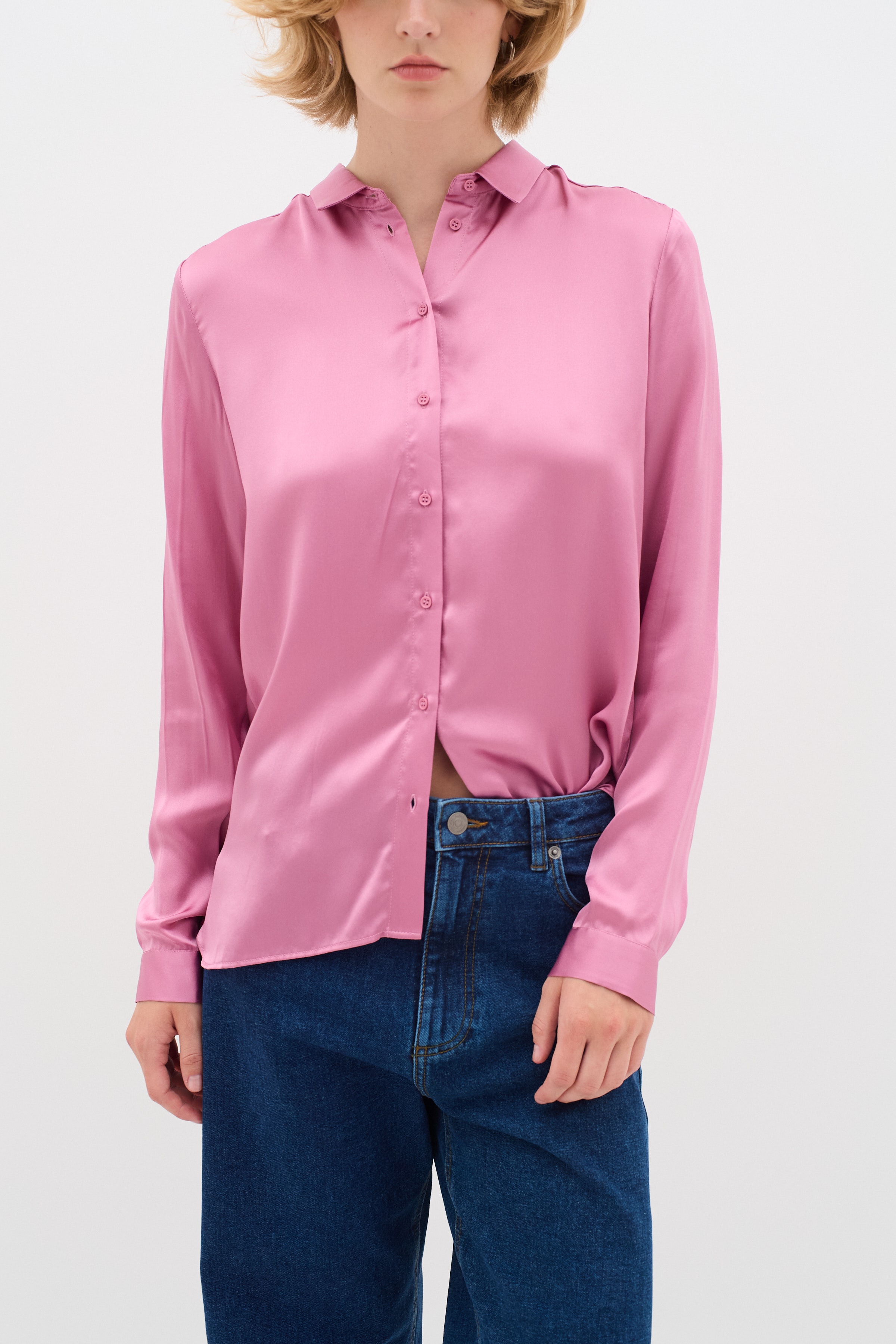 Leonore Shirt Premium LOOKBOOK FRONT 30104237-162215