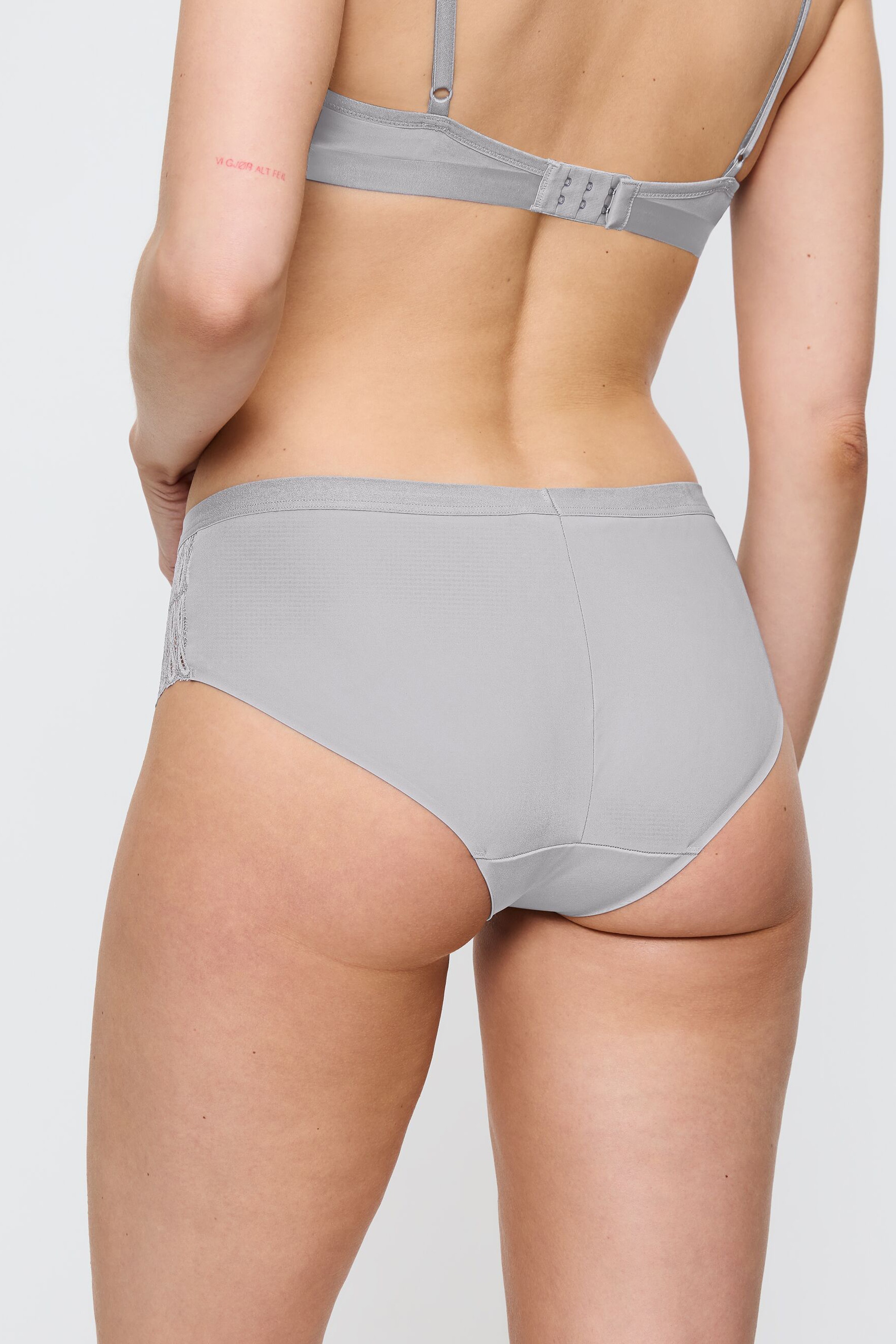 AuraSpotlight Trusser LOOKBOOK BACK 40500257-T3557