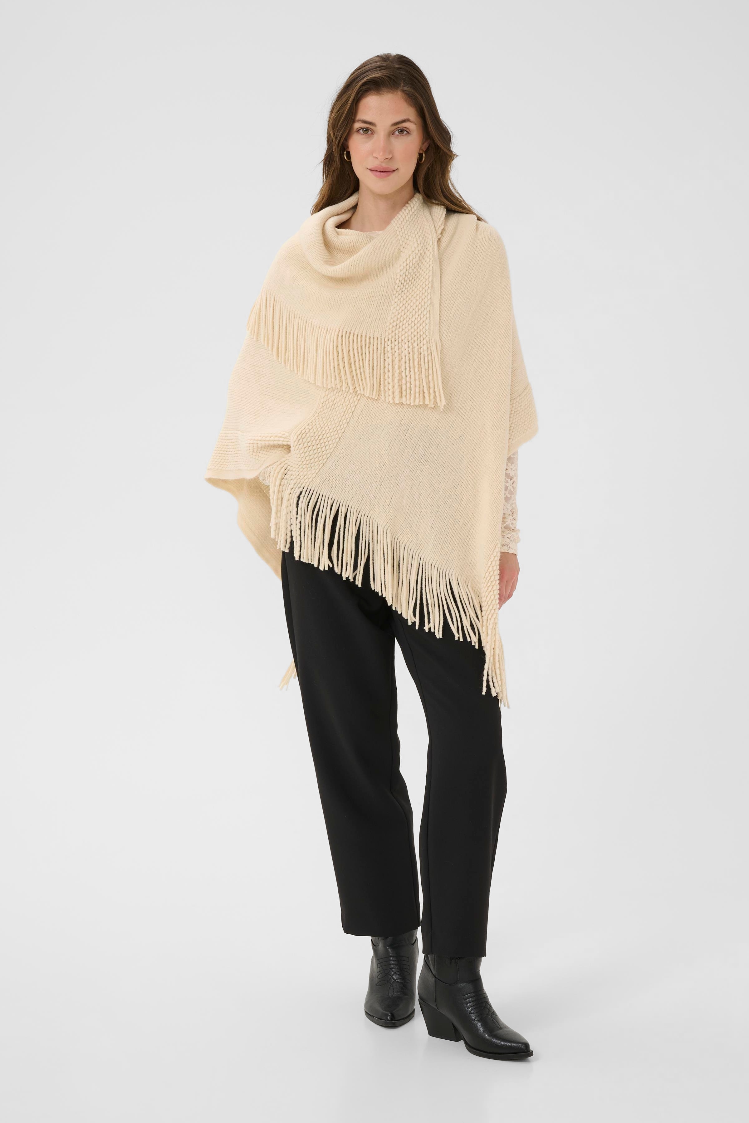 CRSivas Poncho LOOKBOOK FRONT 10614279-130905