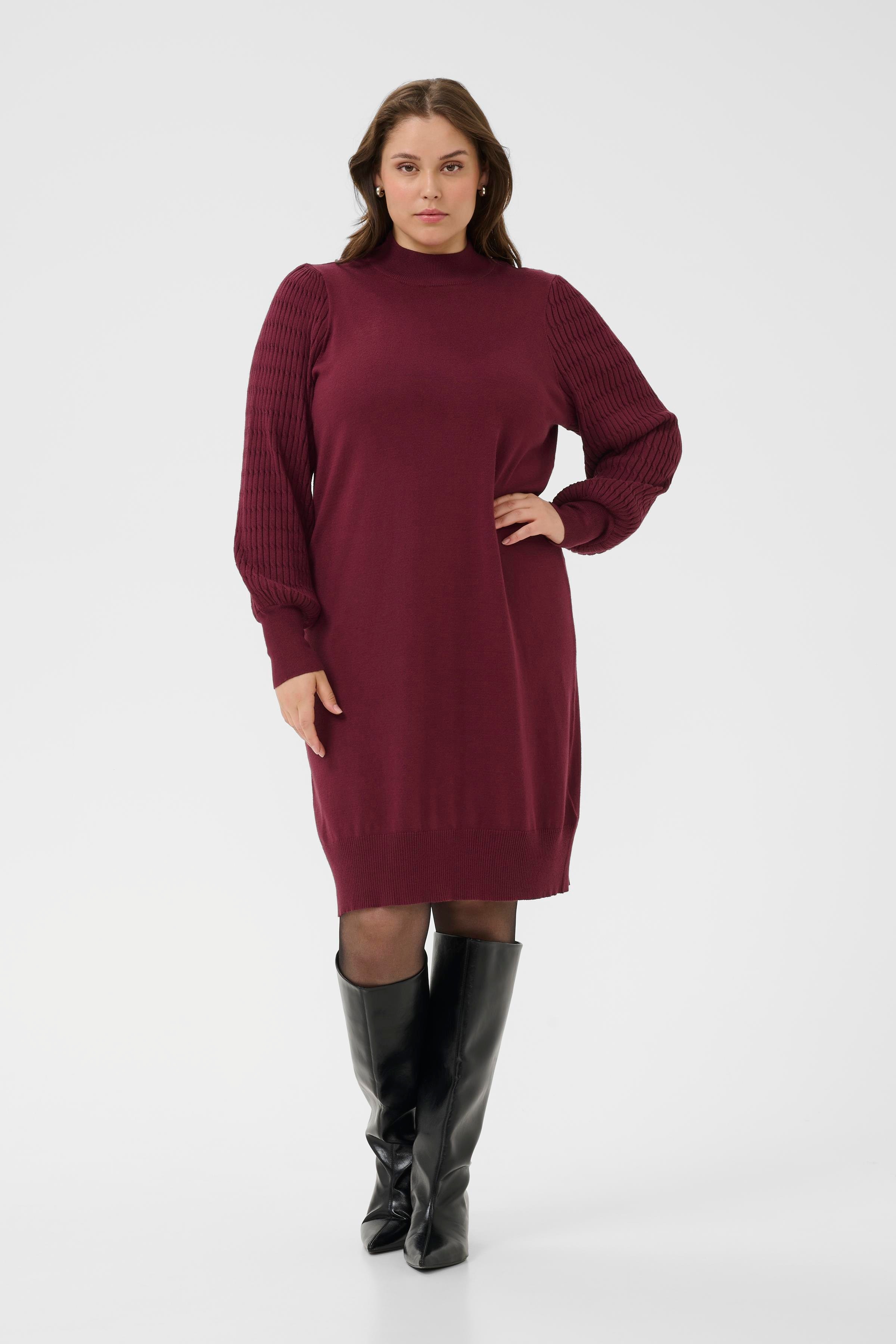 KClini Kleid LOOKBOOK FRONT 10582597-191528
