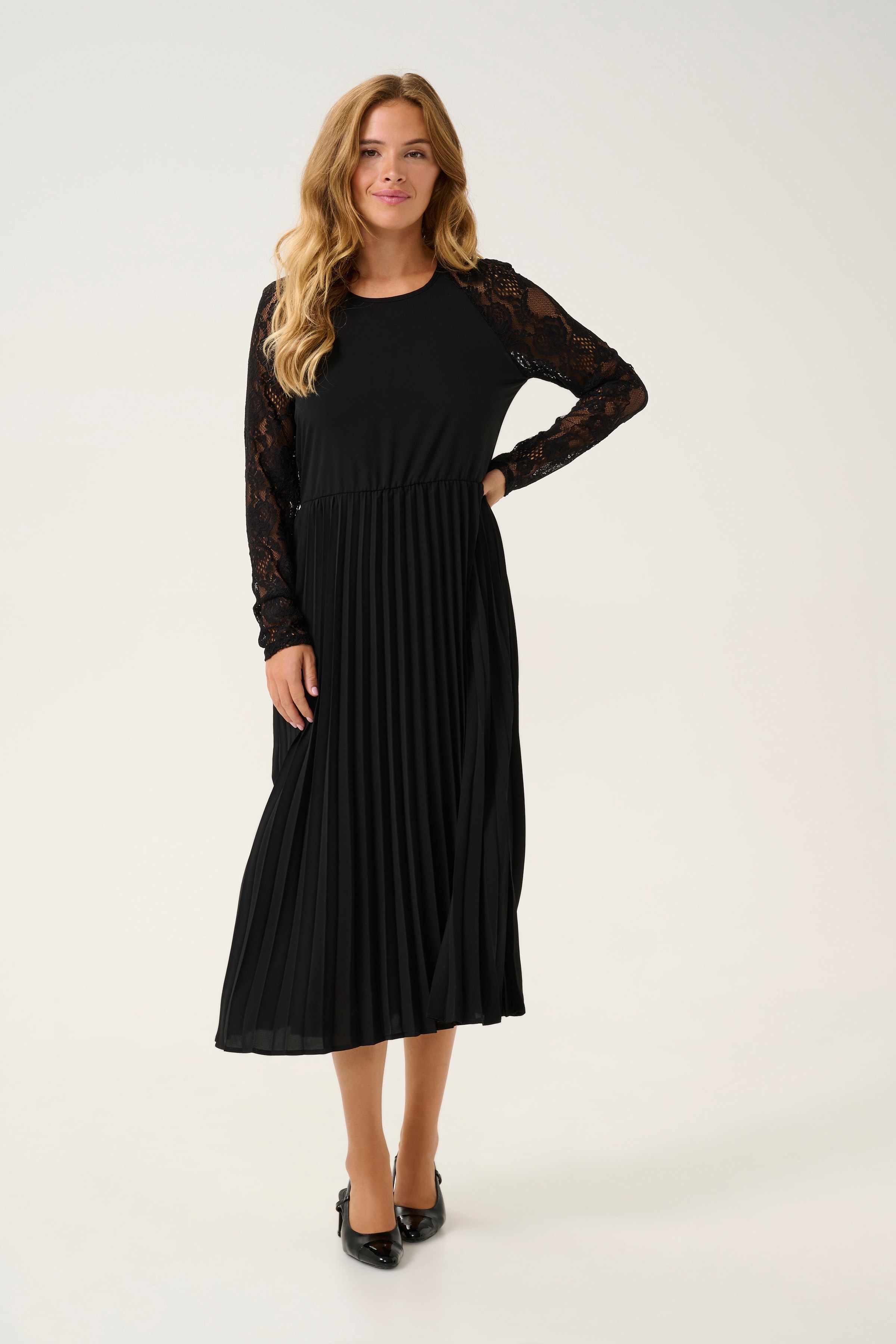 CUlua Dress LOOKBOOK FRONT 50111583-500012