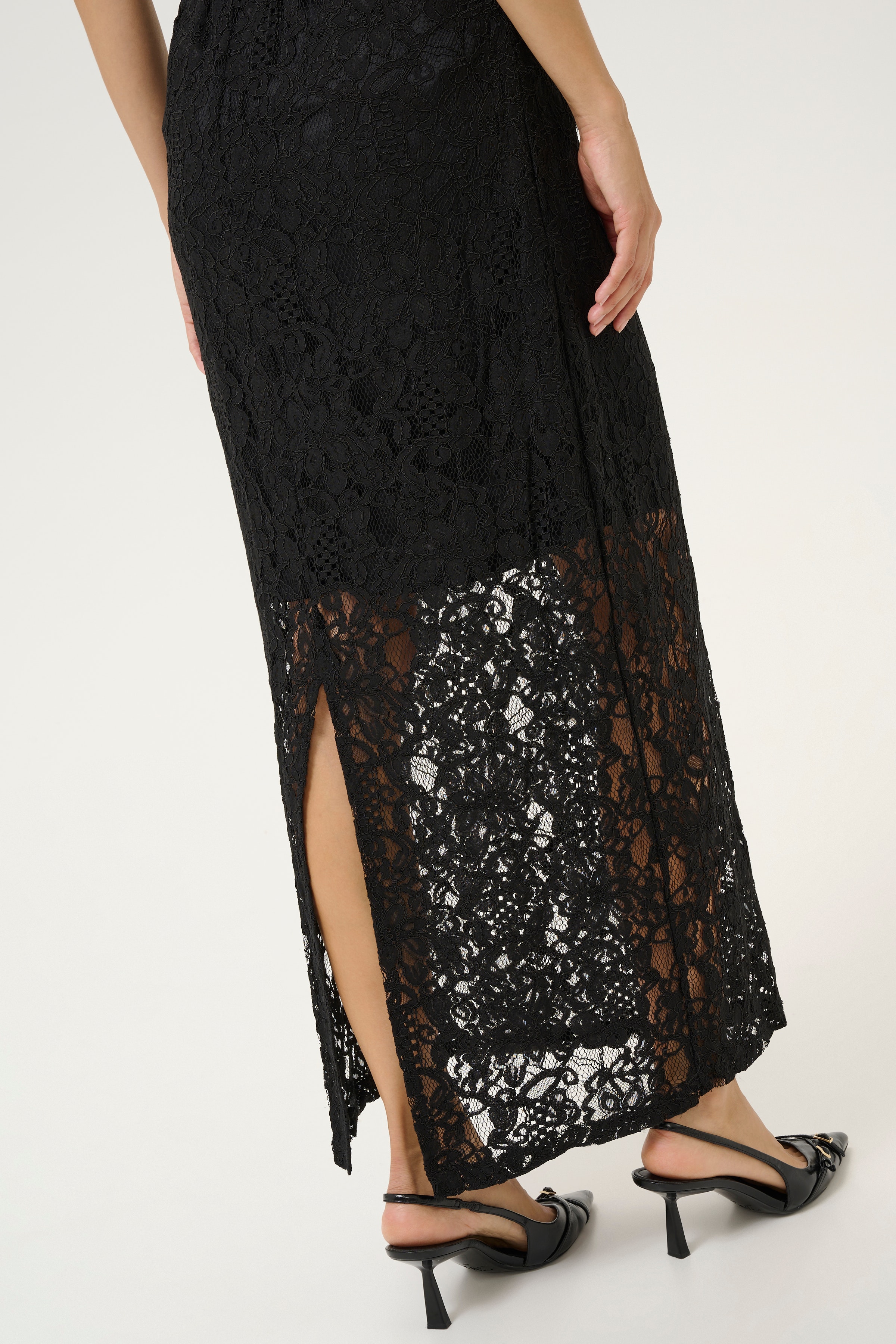 KAlanice Lace skirt
 LOOKBOOK DETAIL 10552372-100121