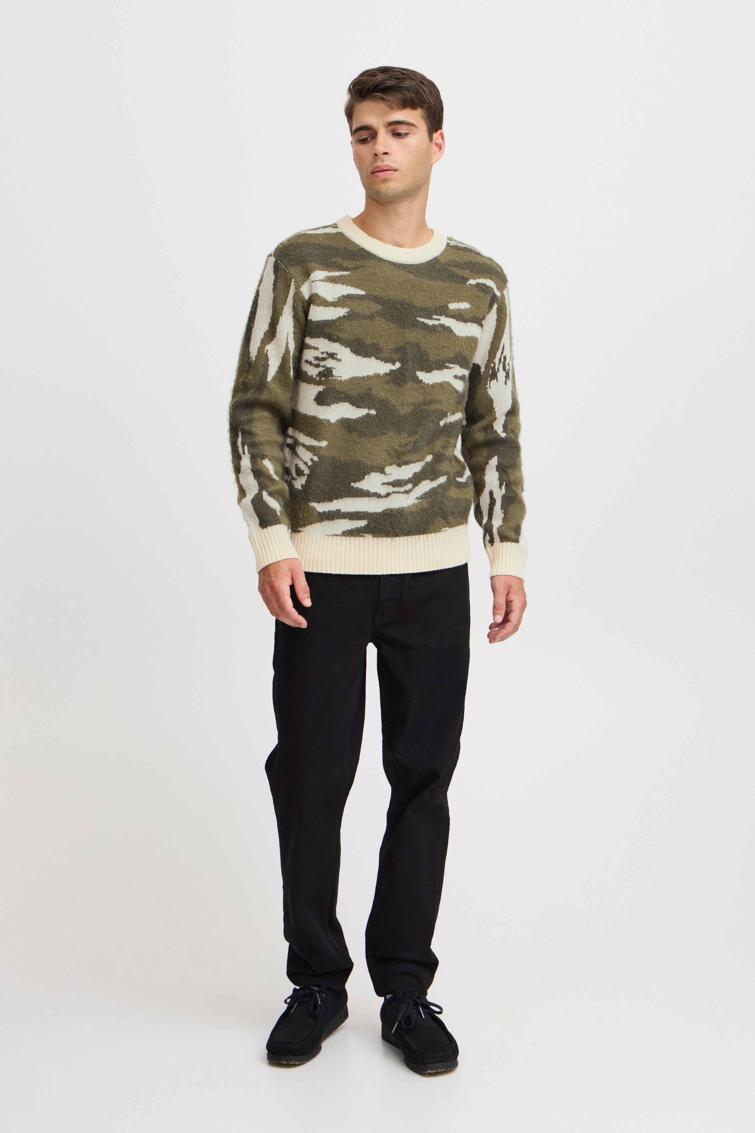 CFKLAES Pullover LOOKBOOK FRONT 20505238-190413