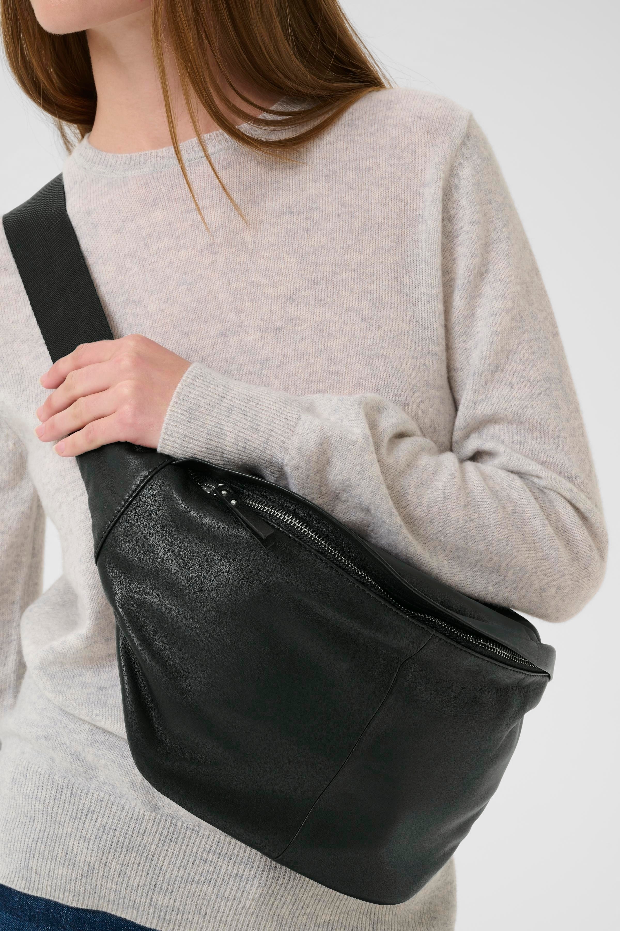 AvikaIW Bumbag LOOKBOOK DETAIL 30110718-194008