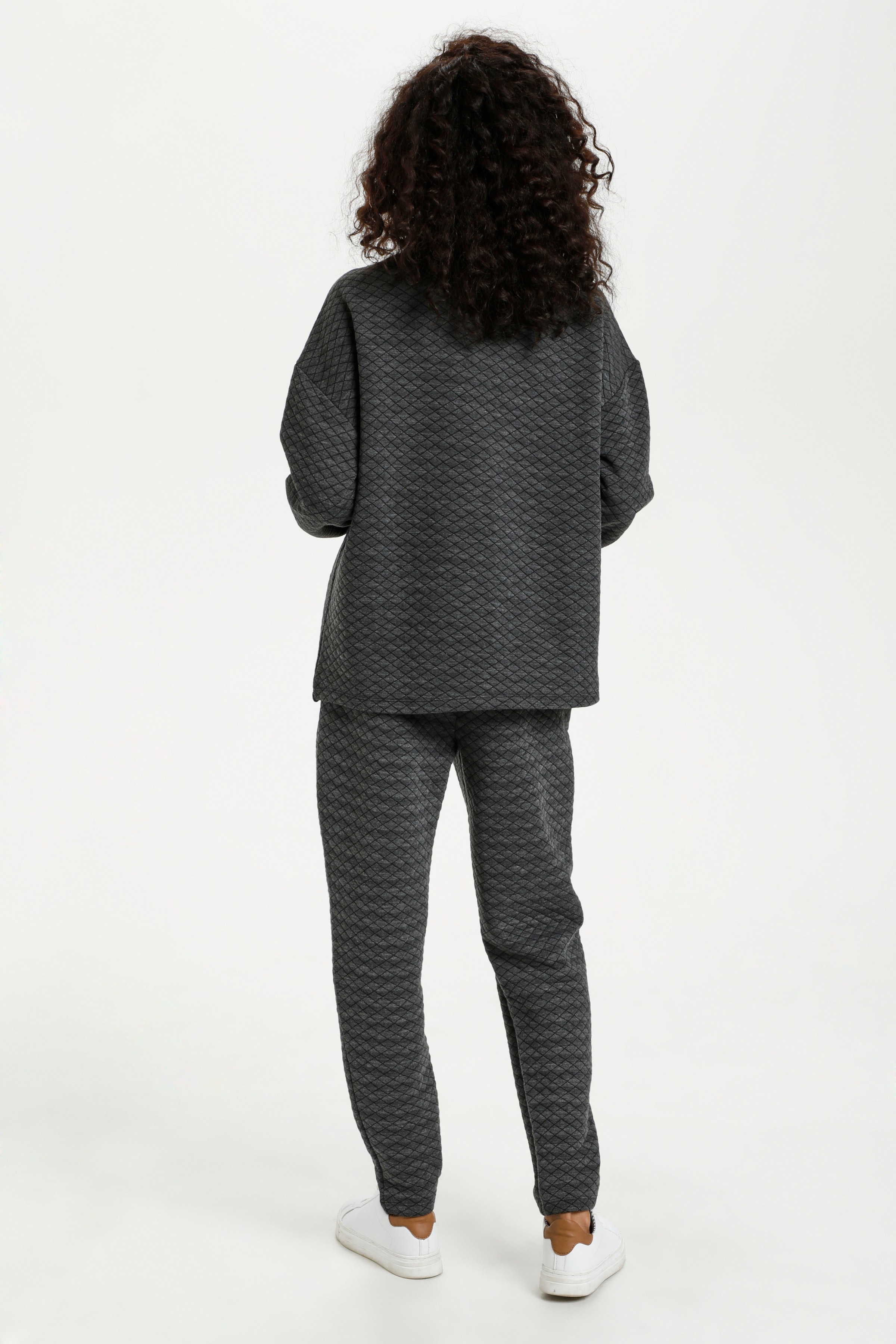 KAjoulyn Sweatshirt LOOKBOOK BACK 10505769-100125