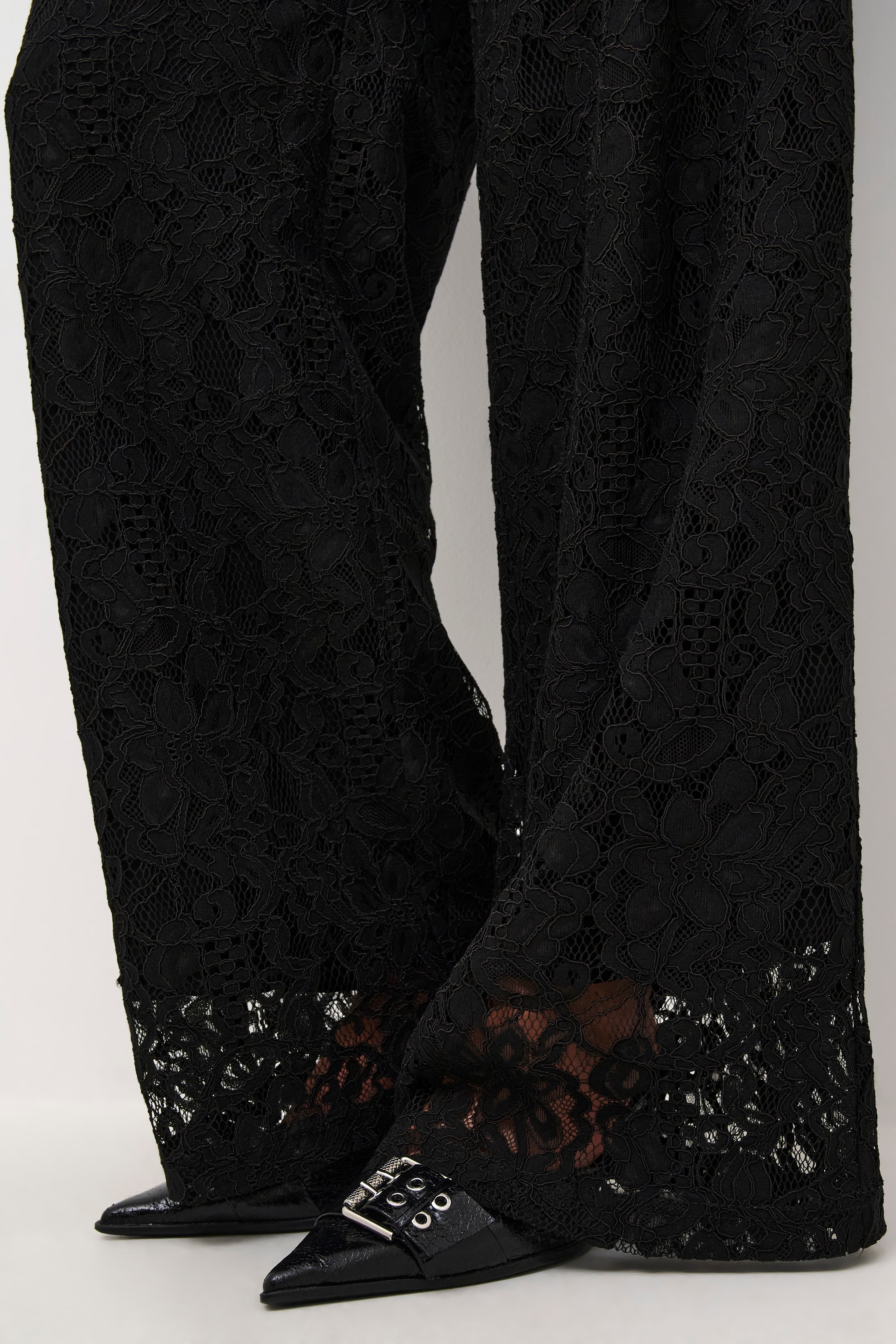 KAnelly Lace trousers LOOKBOOK DETAIL 10509478-100121