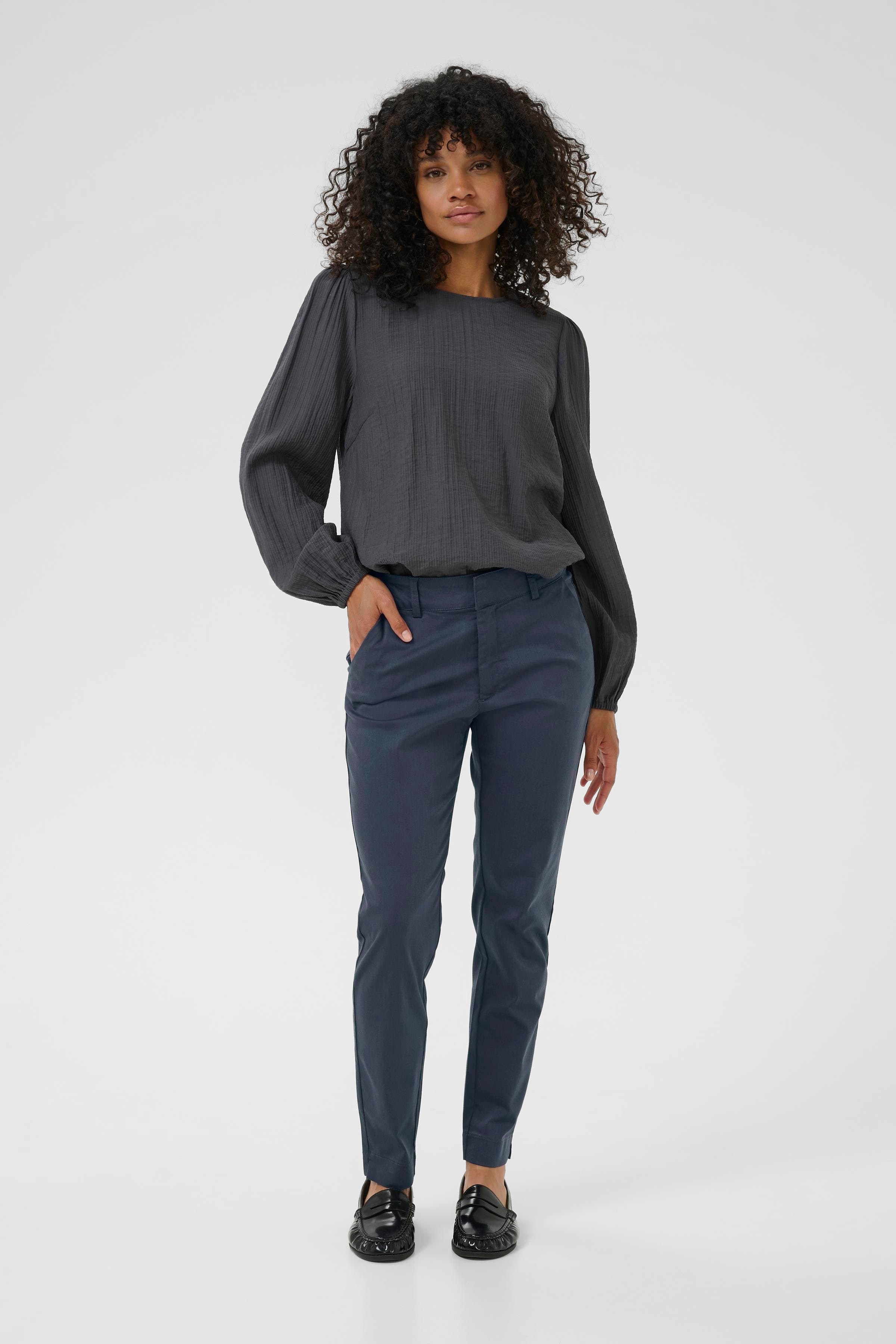 KAlea Hose LOOKBOOK FRONT 10505191-190205