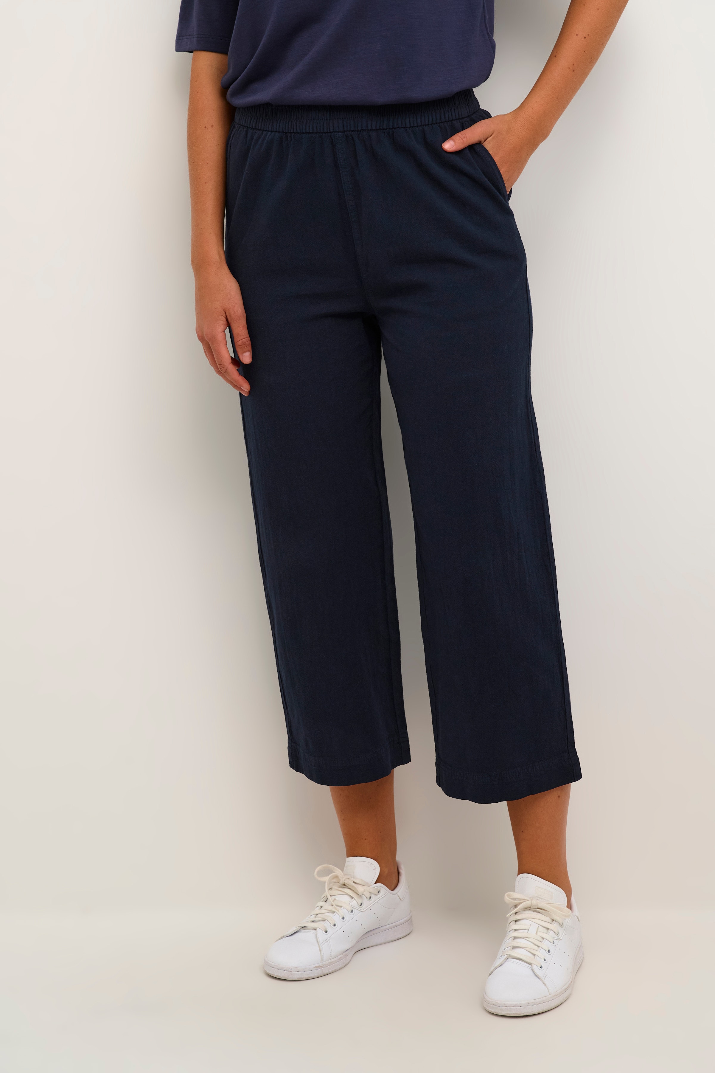 KAnaya Trousers LOOKBOOK FRONT 10507418-194020