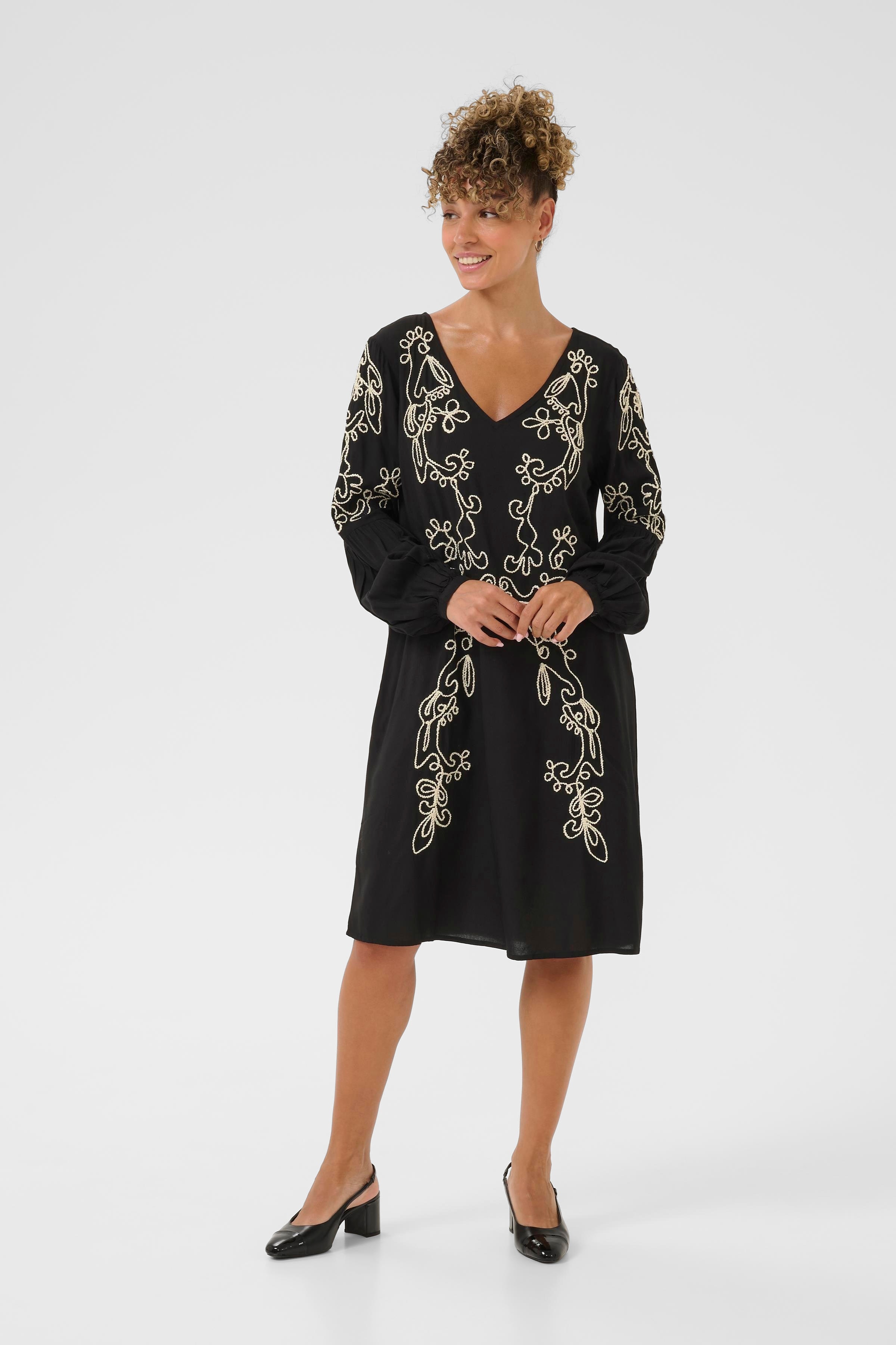 CRVivina Klänning LOOKBOOK FRONT 10614399-100120