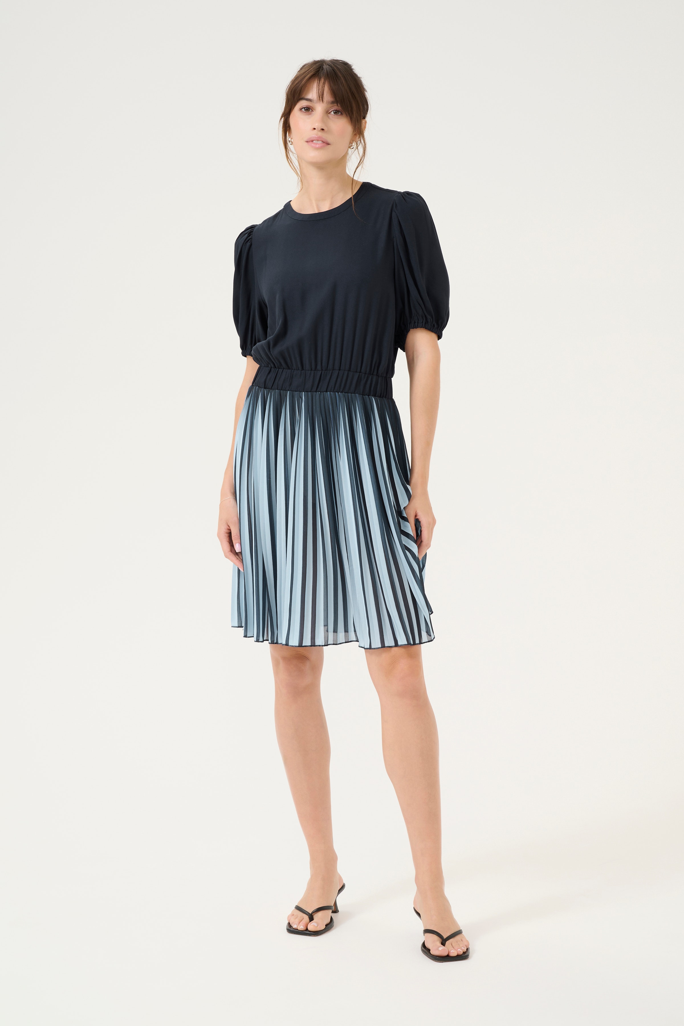 CUcain Jurk LOOKBOOK FRONT 50111647-194011