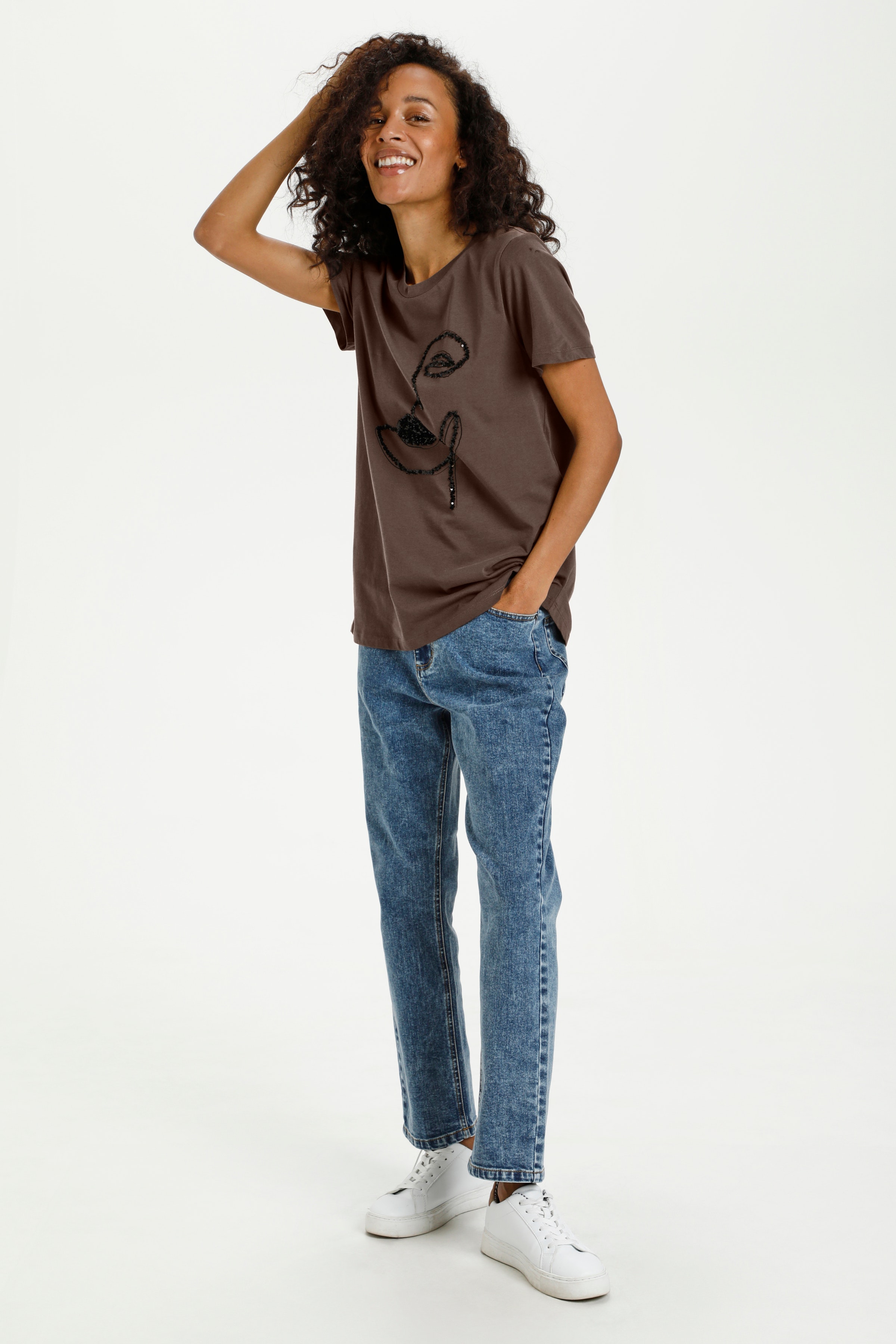 KAveraja T-shirt LOOKBOOK FRONT 10505747-101817