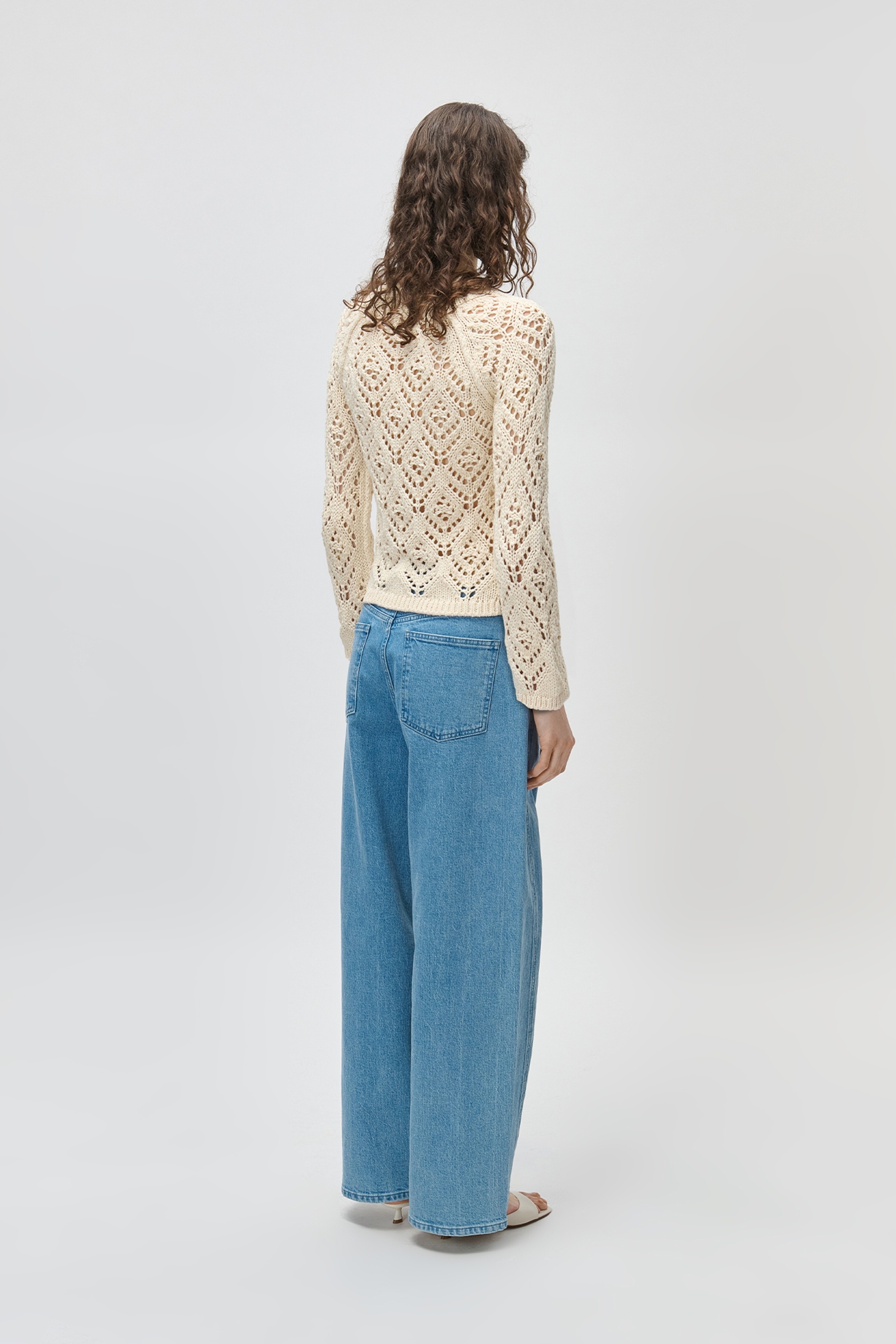 FIBY Pullover LOOKBOOK BACK 30600605-WH022