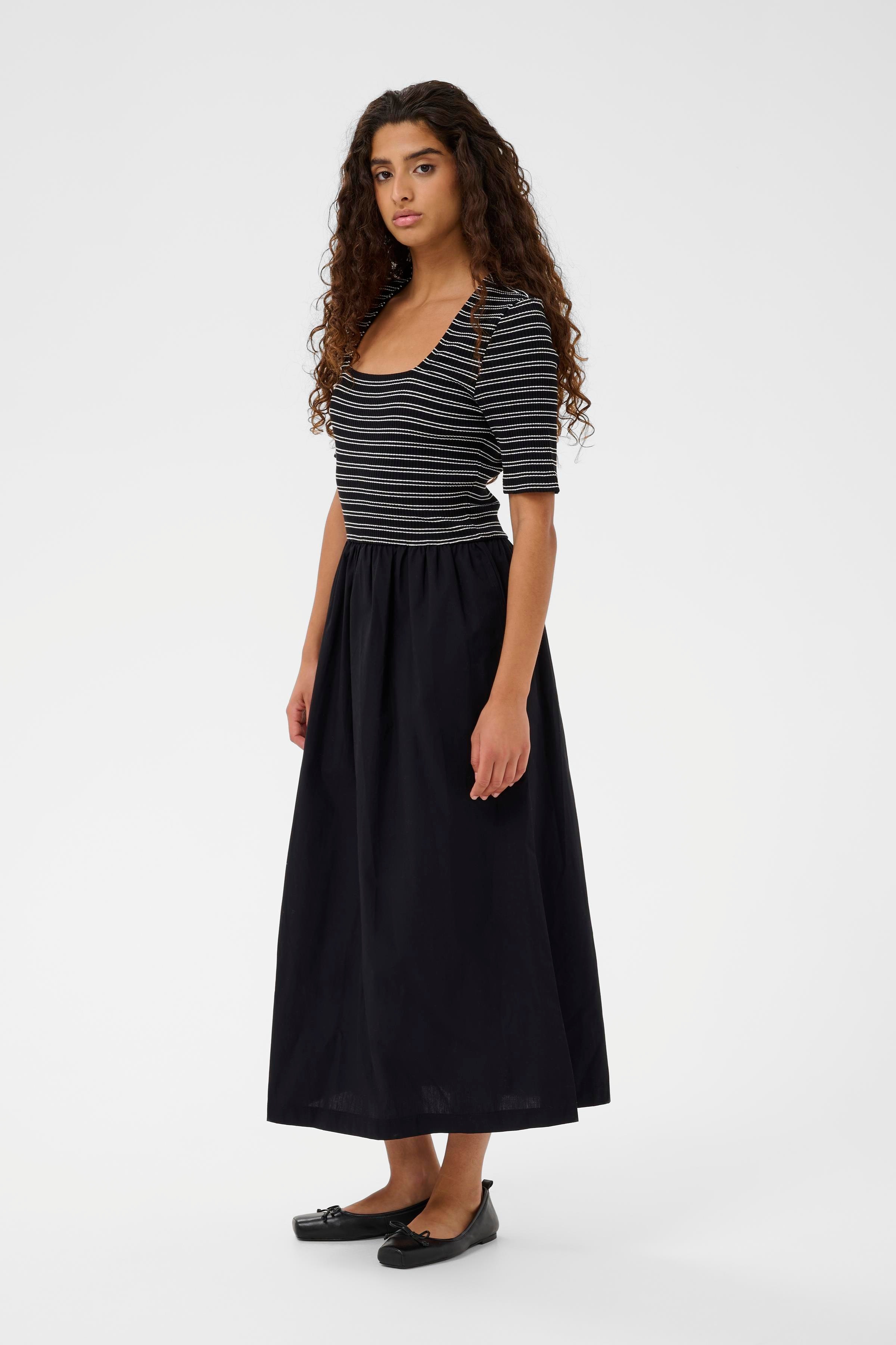 SLSimone Kleid LOOKBOOK FRONT 30408964-194008