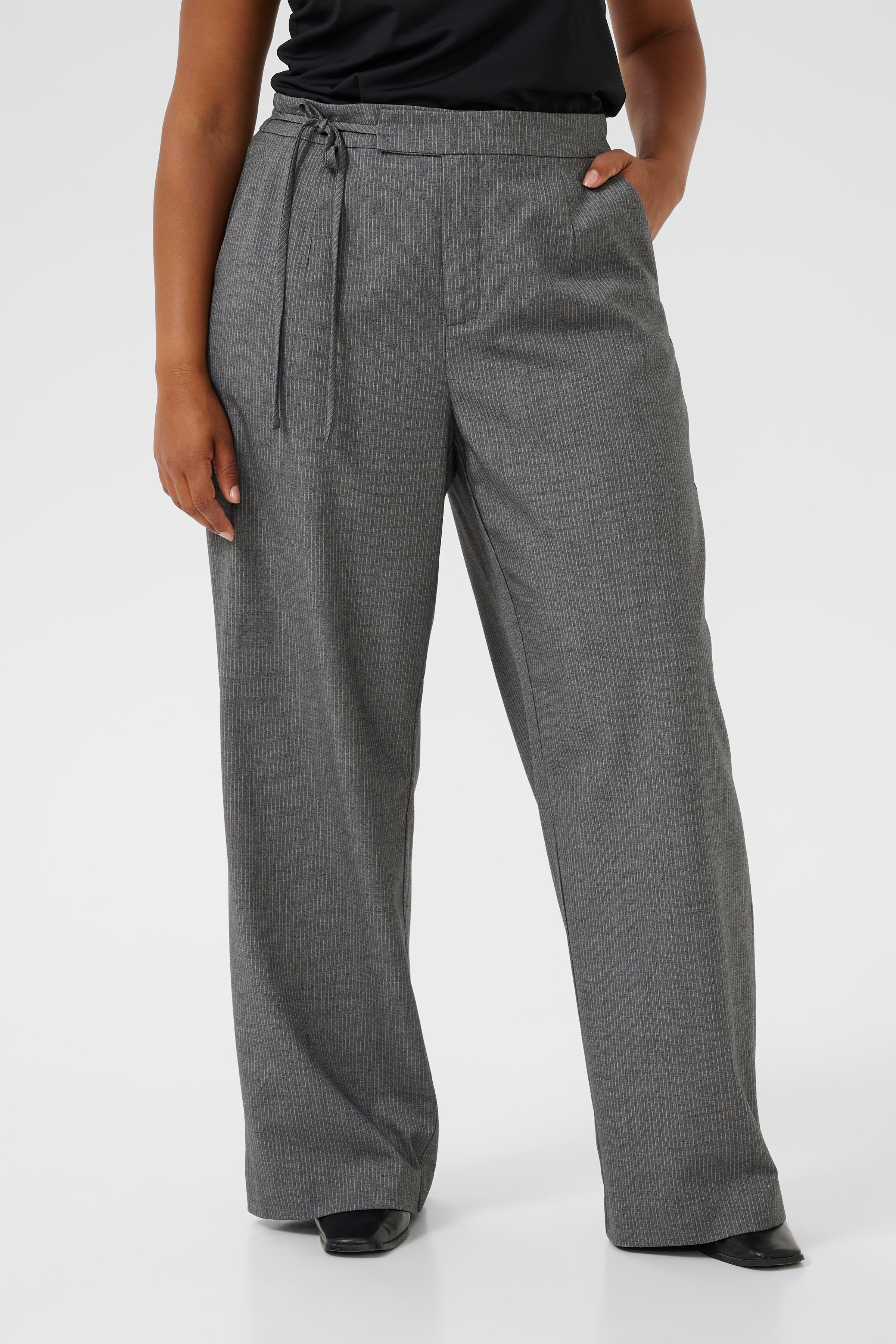 KCeliana Hose LOOKBOOK FRONT 10583627-108214