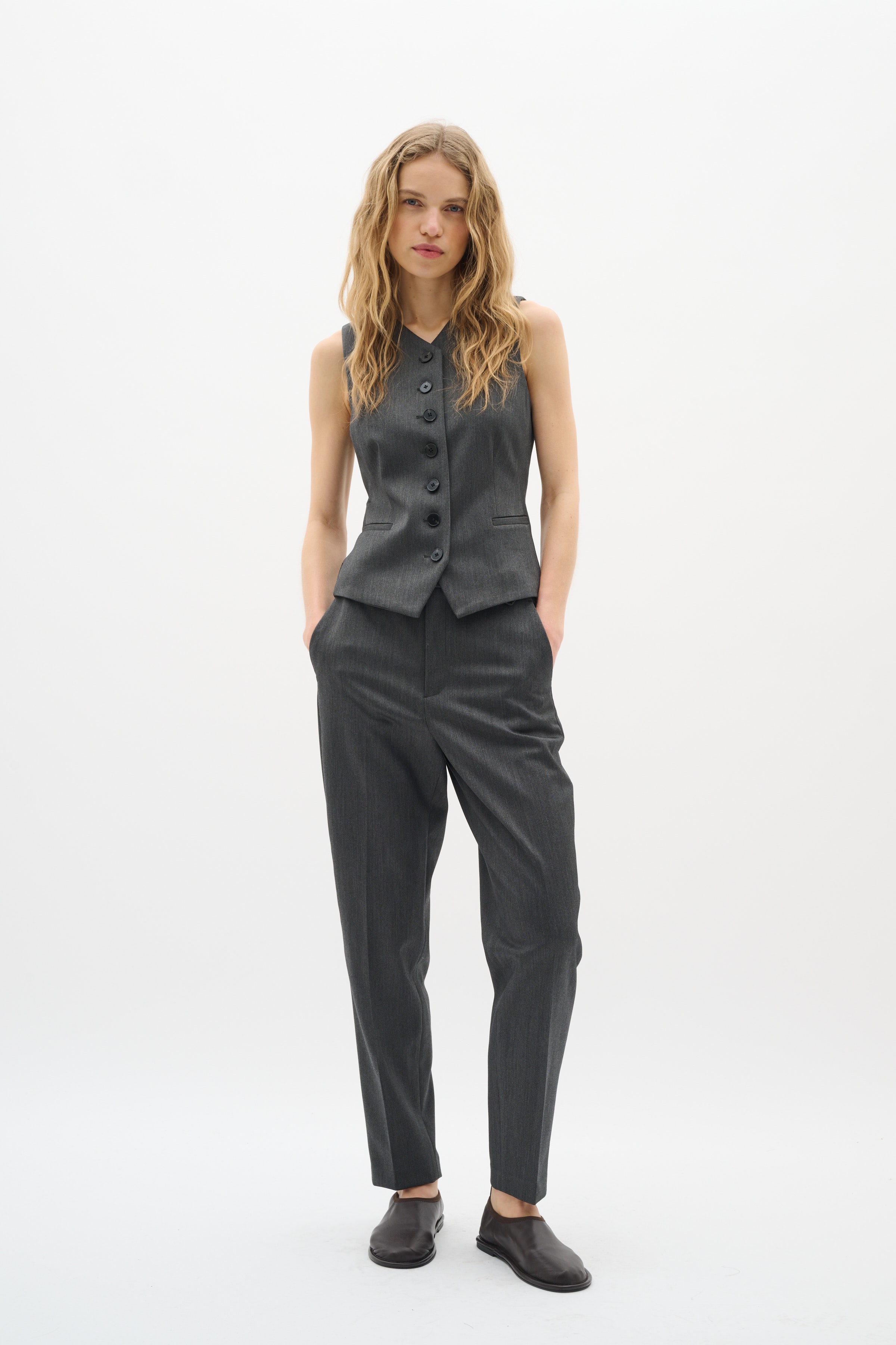 BrunildaIW Byxor LOOKBOOK FRONT 30111004-300596