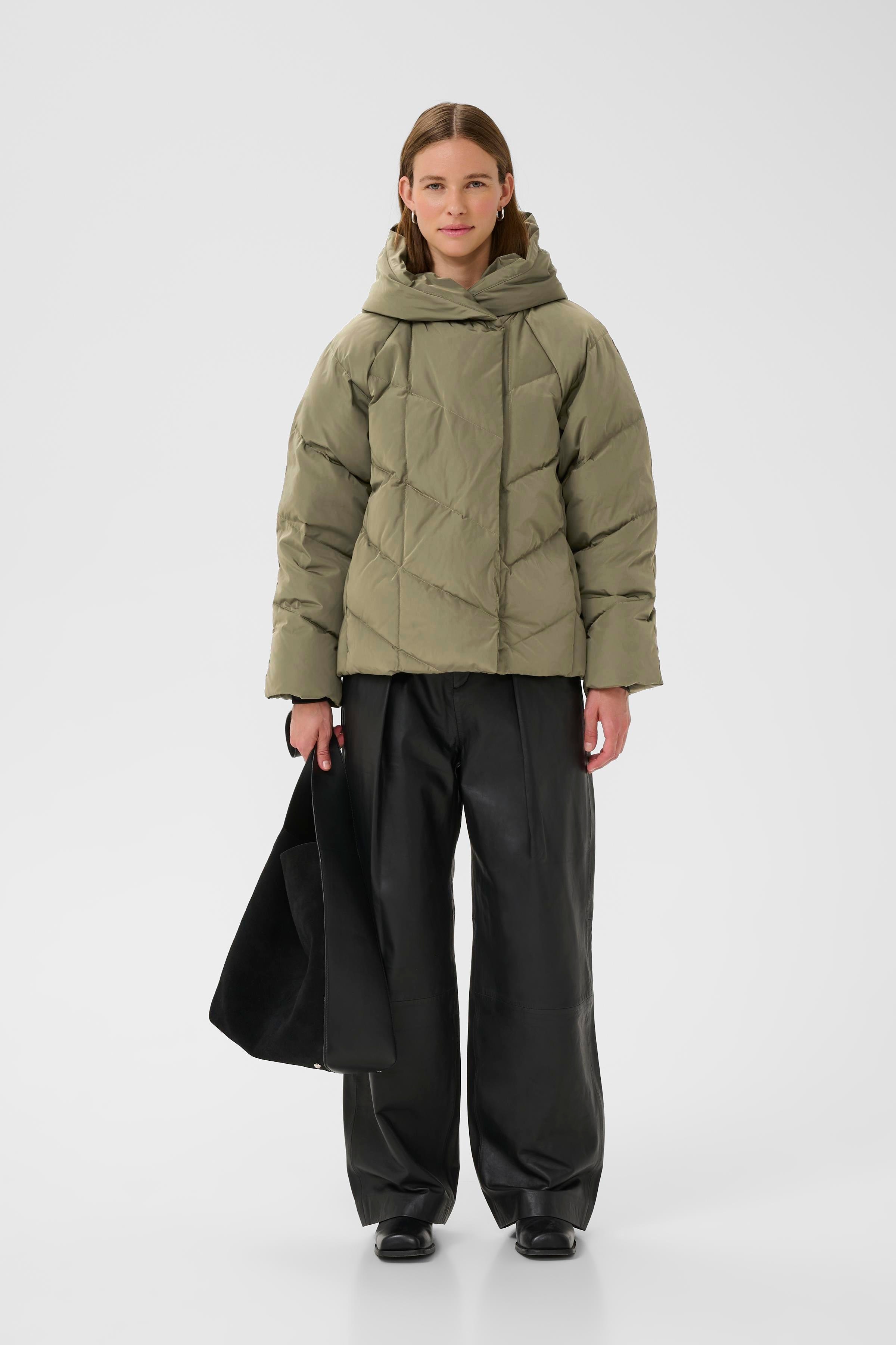 YazIW Daunen Mantel LOOKBOOK FRONT 30110619-190512