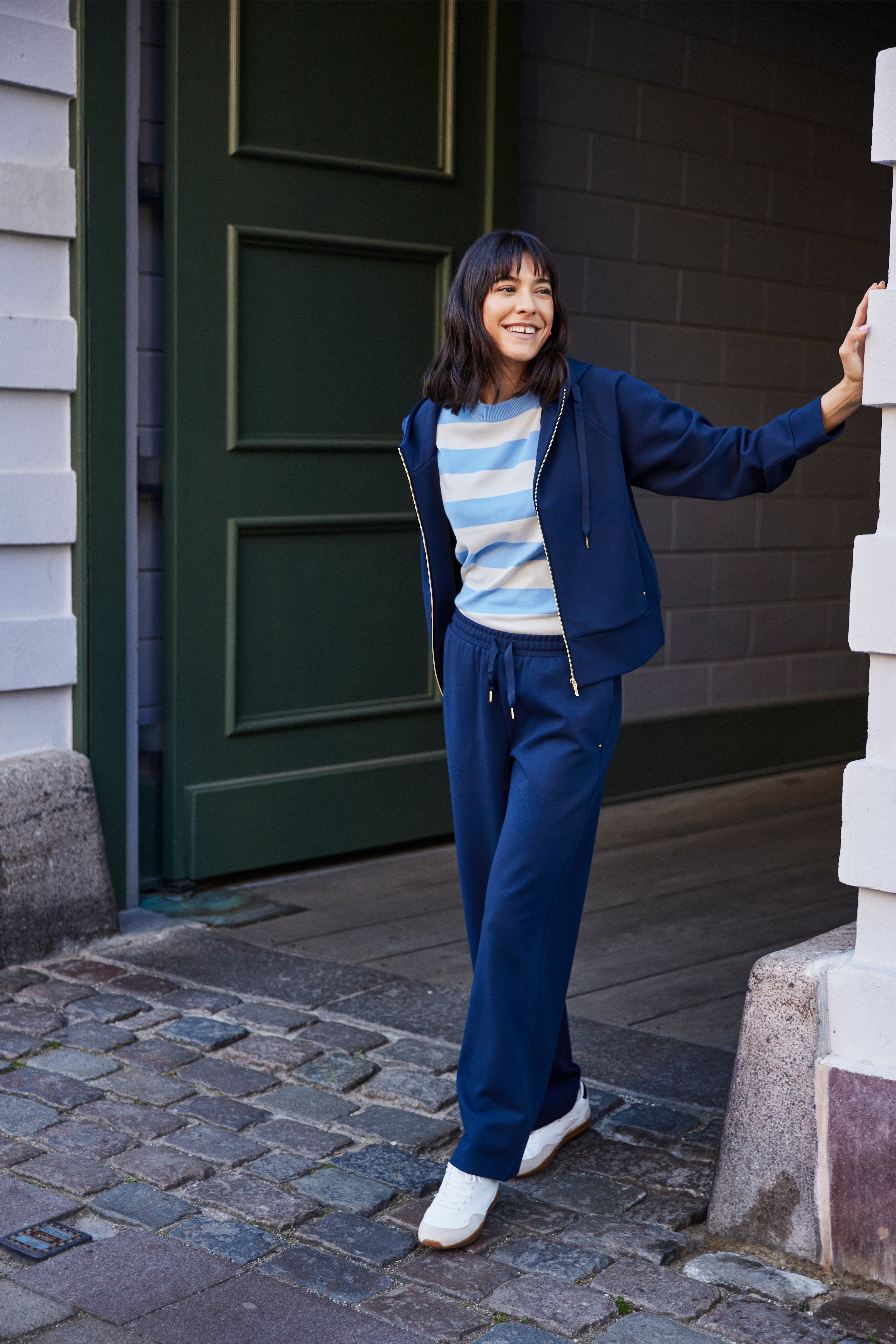 FRPRIYA Bukser LOCATION NONE 20617504-193923