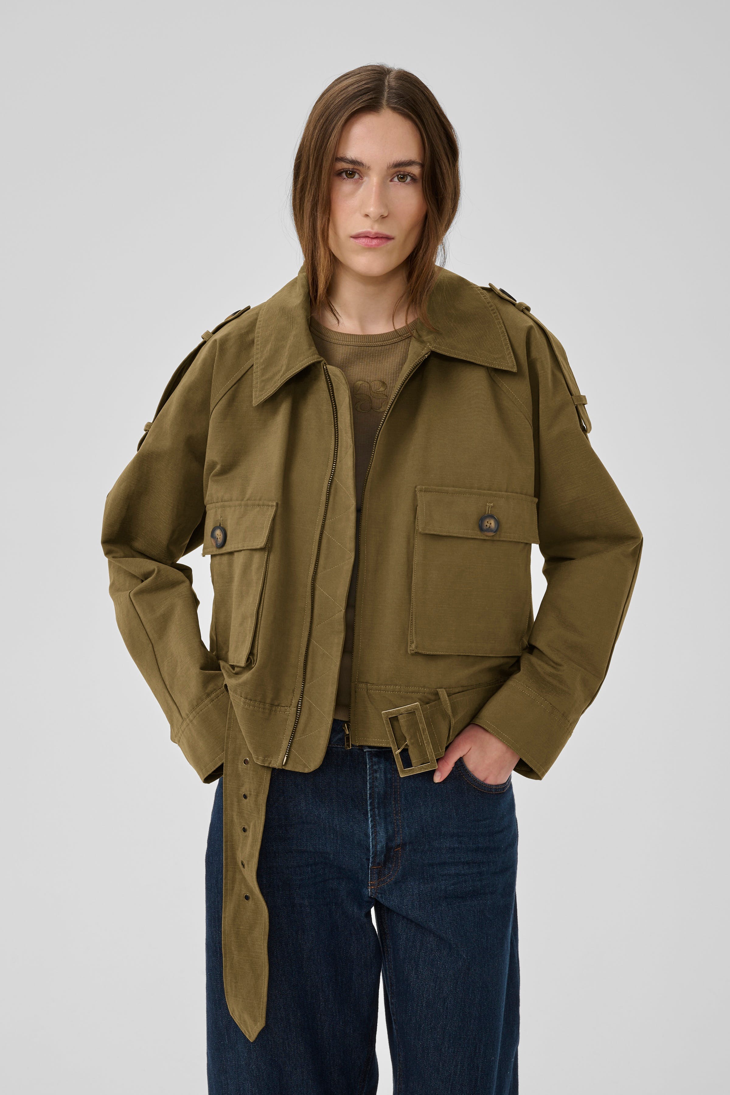 MWLyon Mantel LOOKBOOK FRONT 10705418-180820