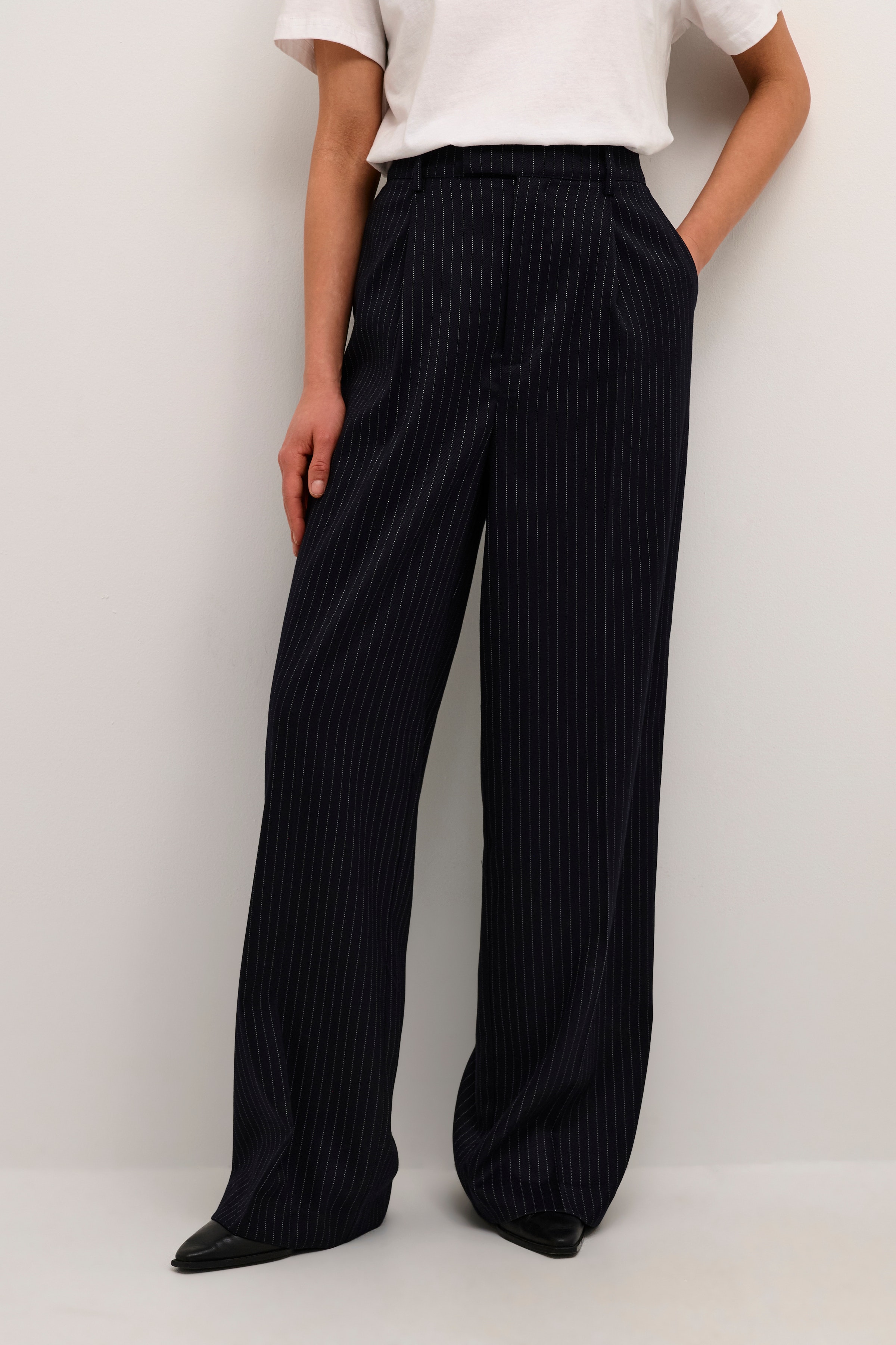 KAlona Trousers LOOKBOOK FRONT 10508018-105044