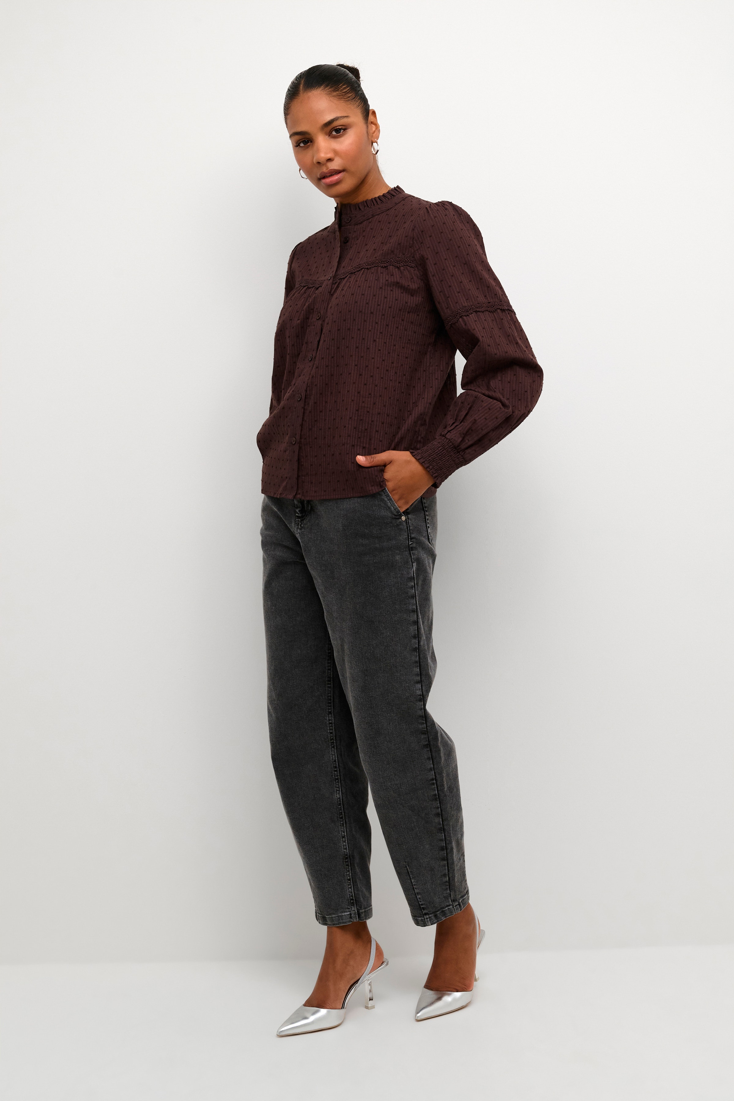 KAsille Blouse LOOKBOOK FRONT 10507928-191016