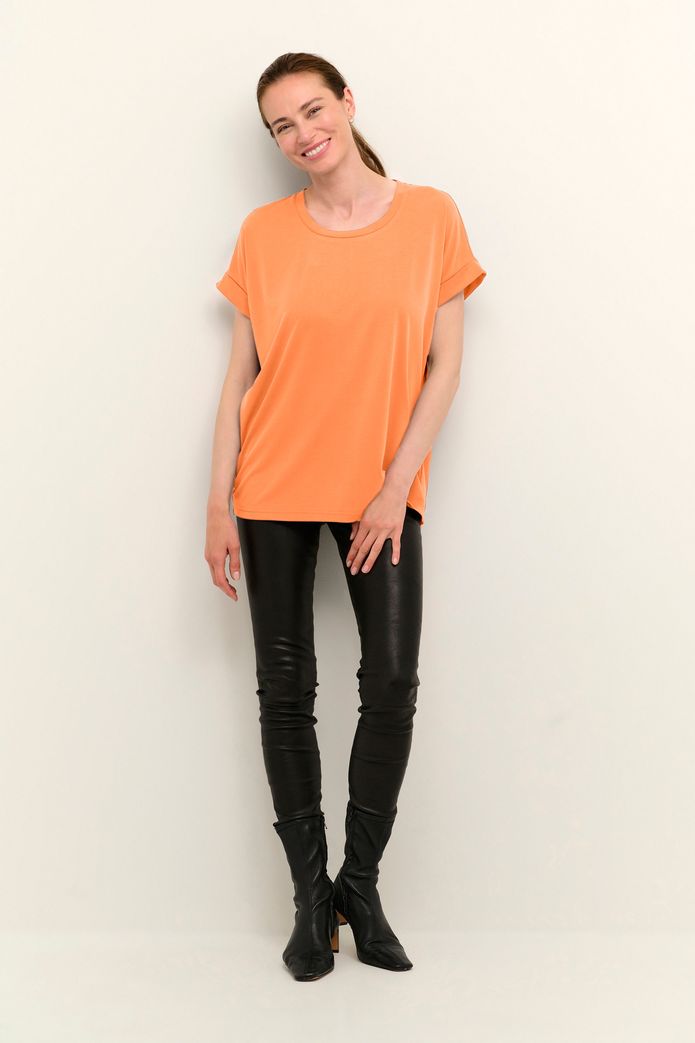 Kajsa T-shirt LOOKBOOK FRONT 50103468-151247