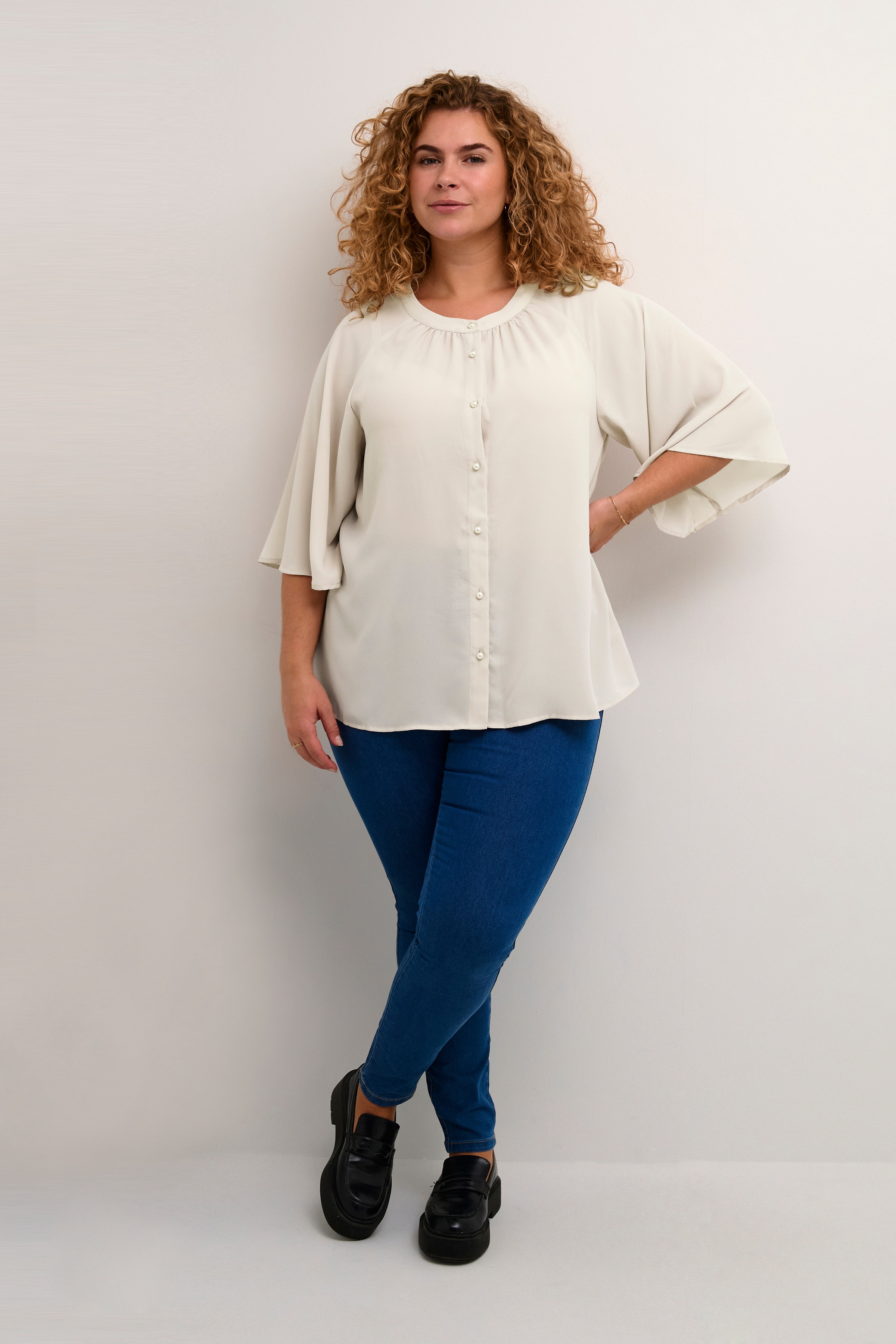 KCditta Bluse LOOKBOOK FRONT 10581886-151305