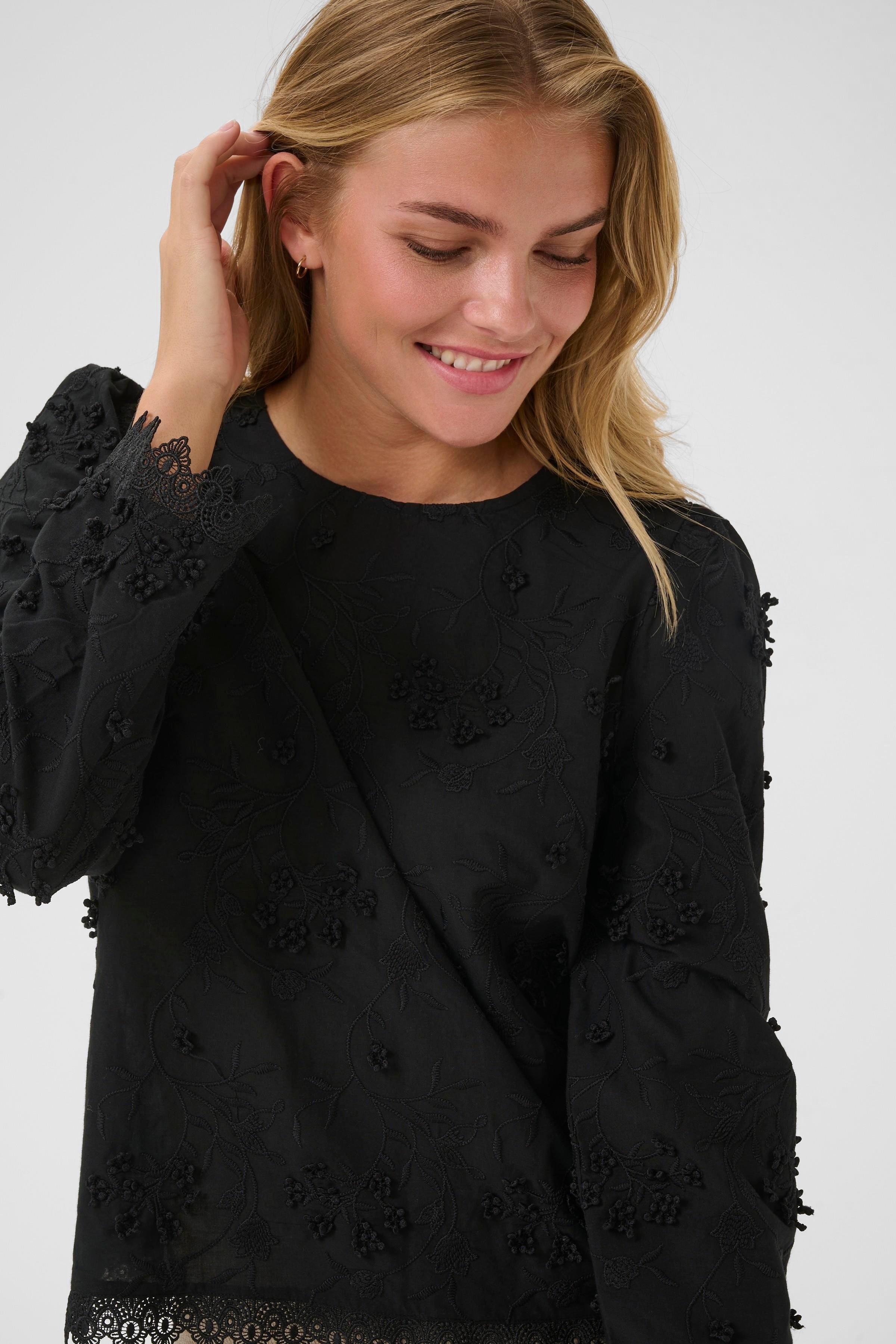 CRHilda Blouse LOOKBOOK DETAIL 10614155-100120