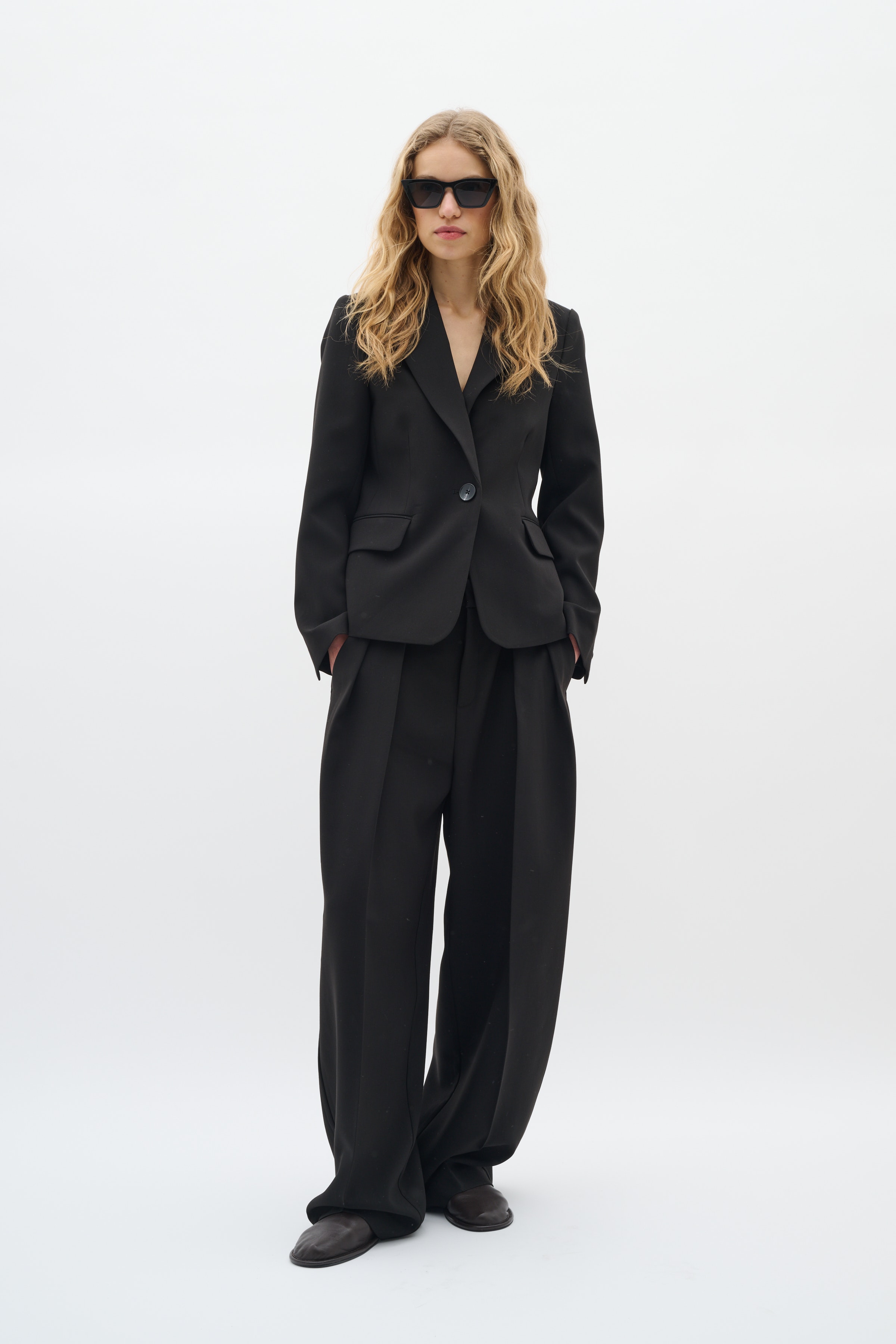 BryelleIW Blazer LOOKBOOK FRONT 30110990-194008