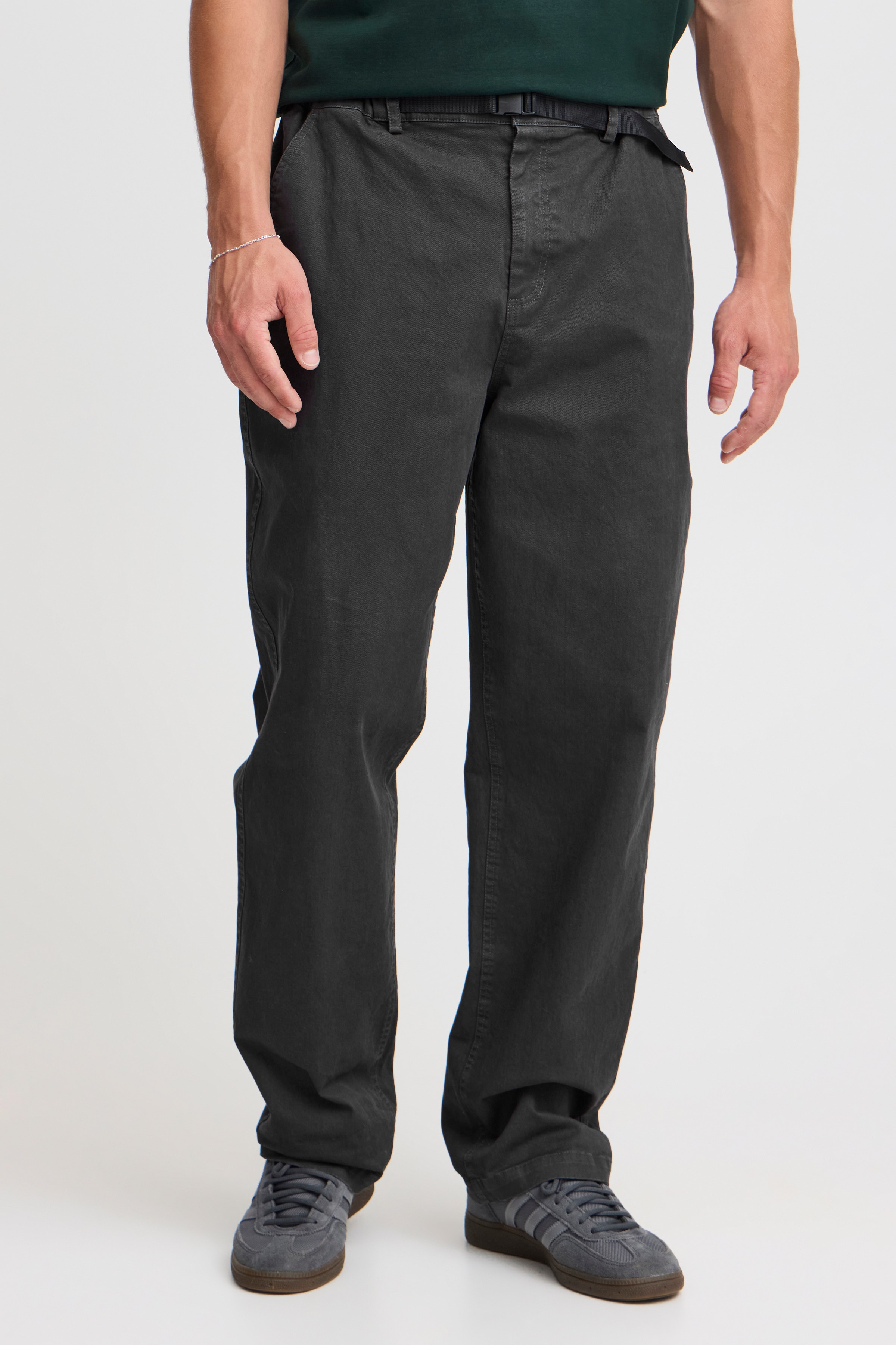 JCMDIXI Hose LOOKBOOK FRONT 22800677-194104